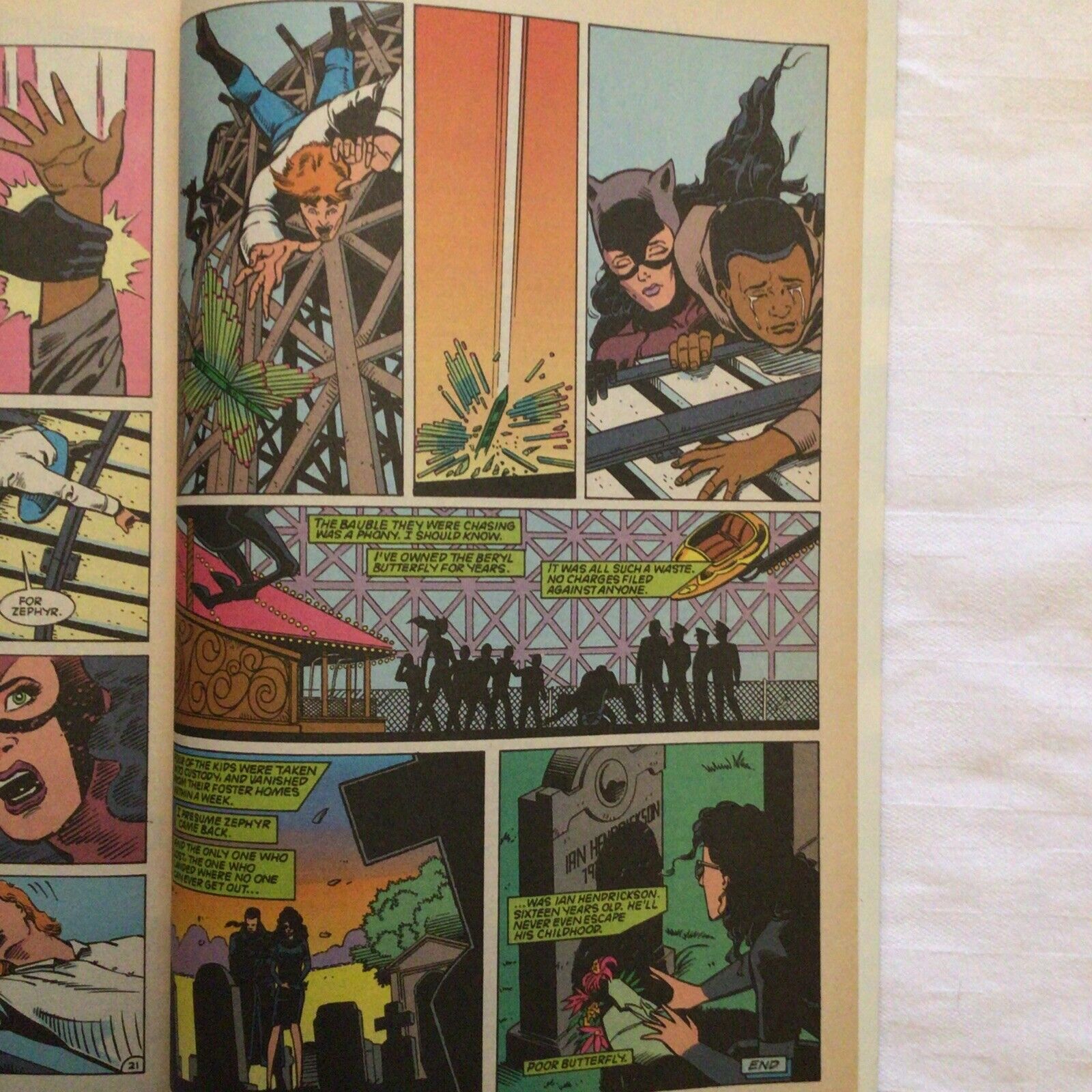 COMIC - DC Comics  CATWOMAN Vs ZEPHYR - Apr 1994 - New York (8880)