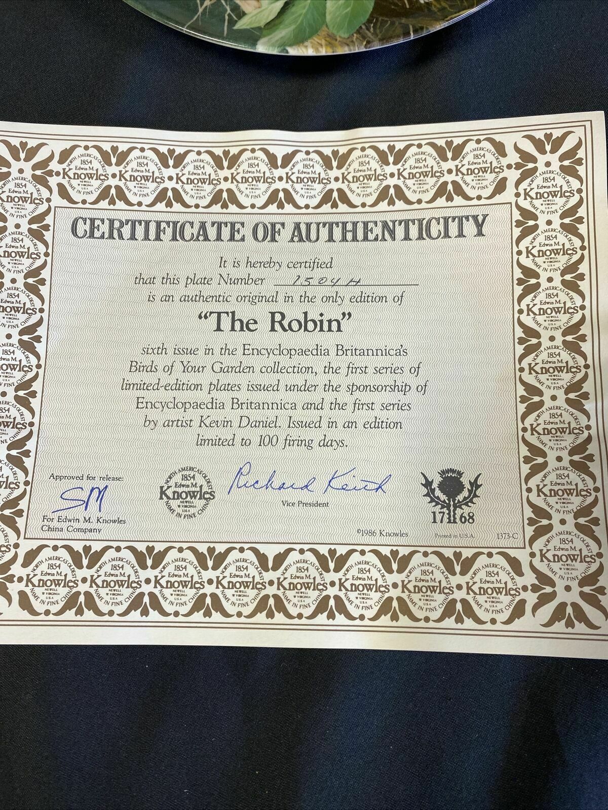 Knowles 1985 Birds in Your Garden Plates x 2 - Baltimore Oriole & The Robin(7834