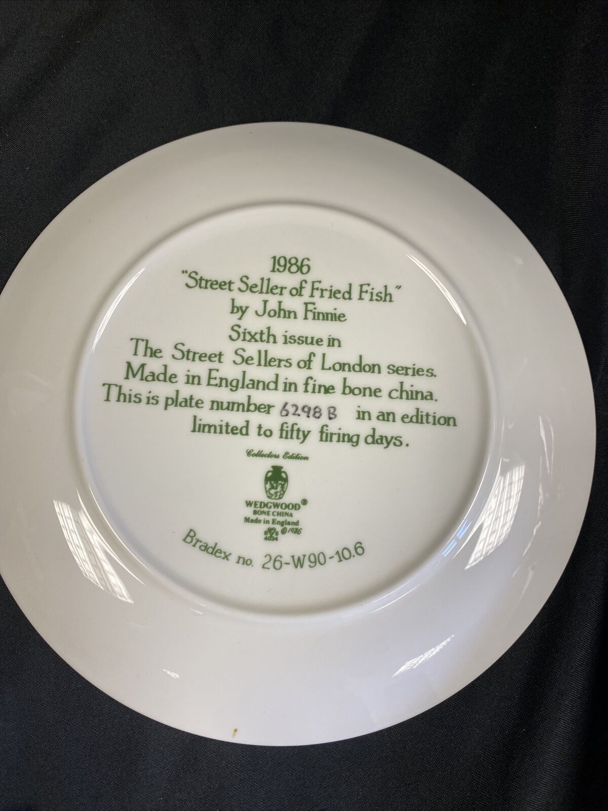 Wedgwood 1985 LONDON Collectors plates x2 Baked Potato & Fried Fish -(7838