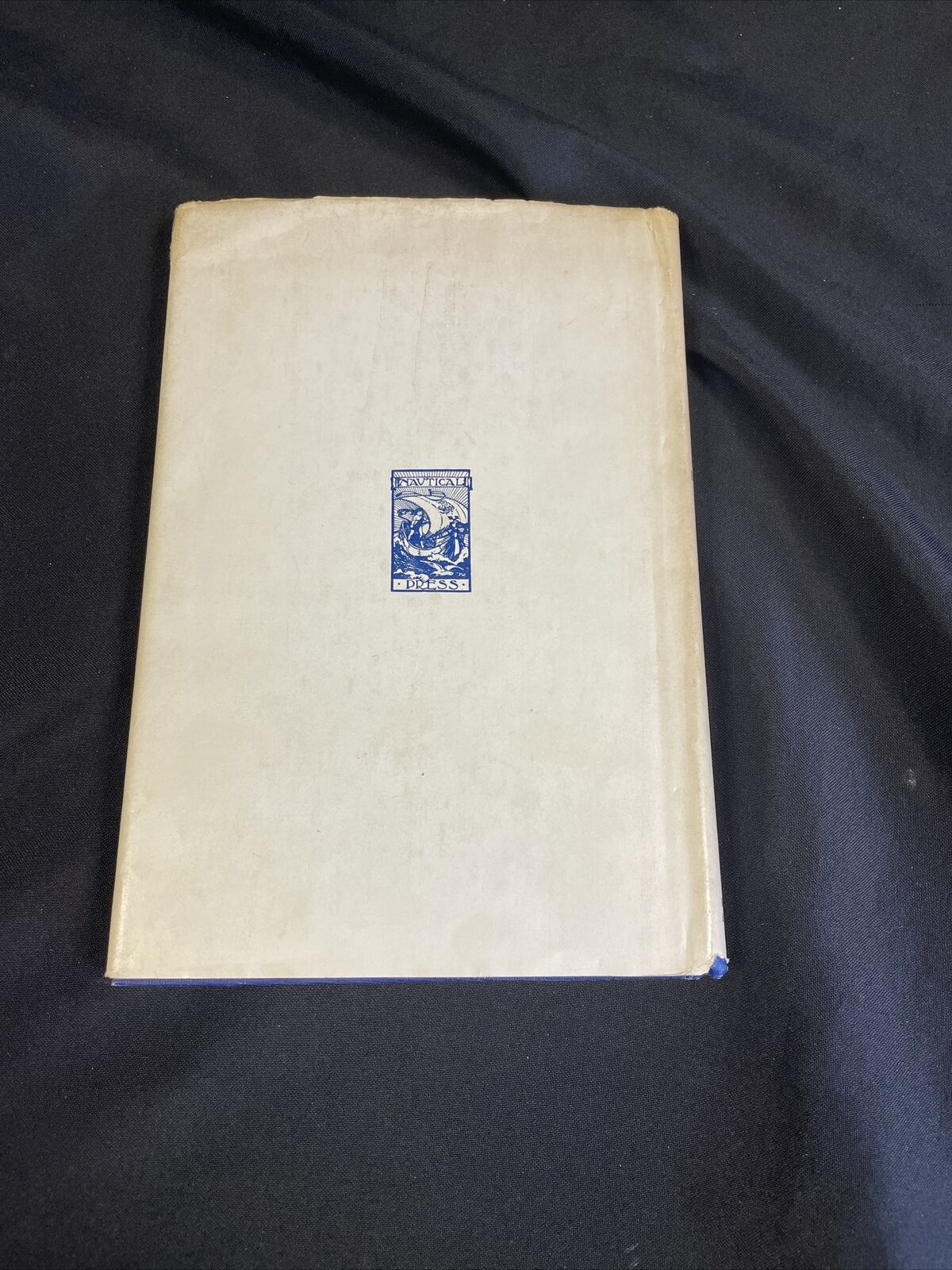BOOK - Clipper Ship Models - E.W. Hobbs HB & DJ -(8191)