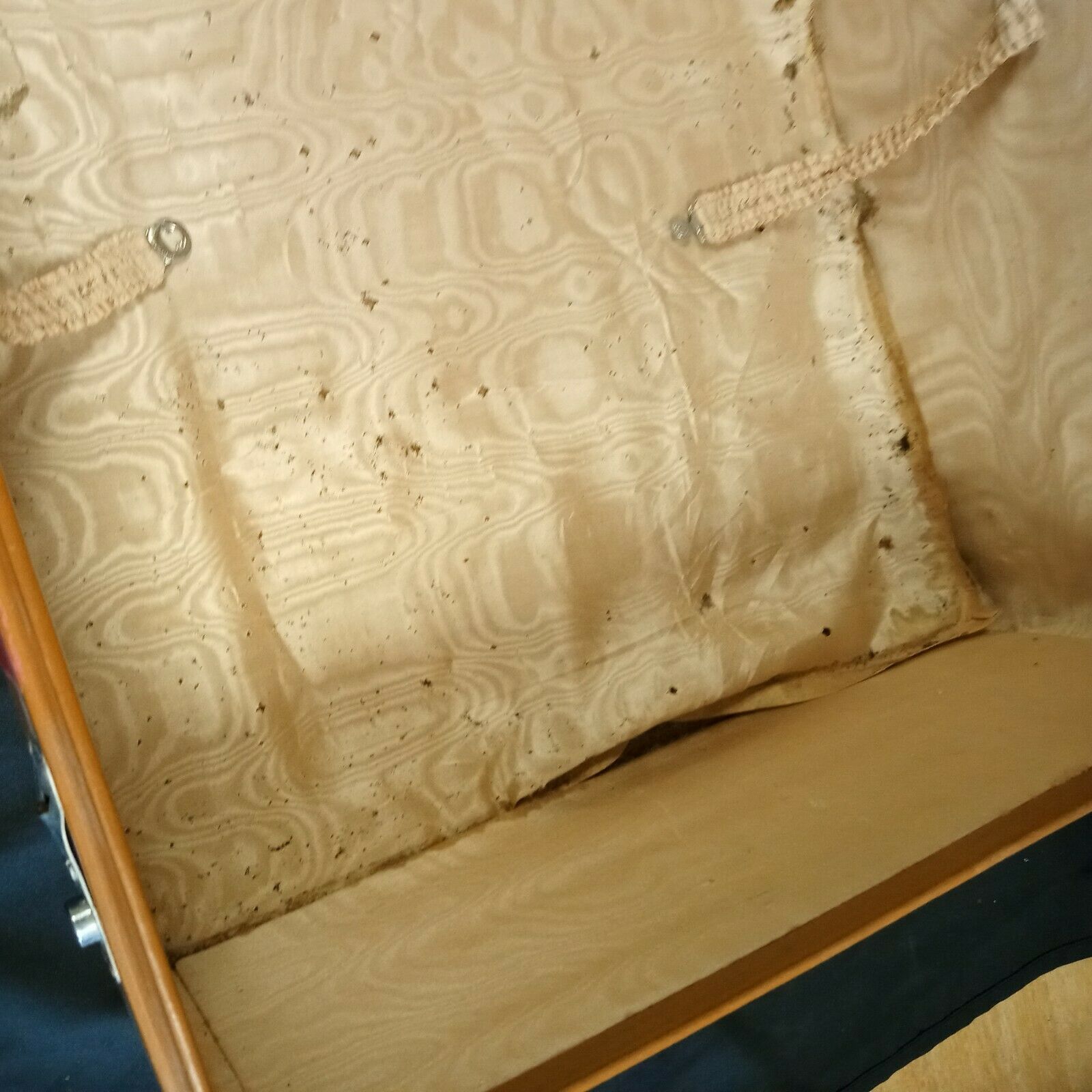 Leather Suitcase Antique Crescent Wardro Solid Case - (7983)