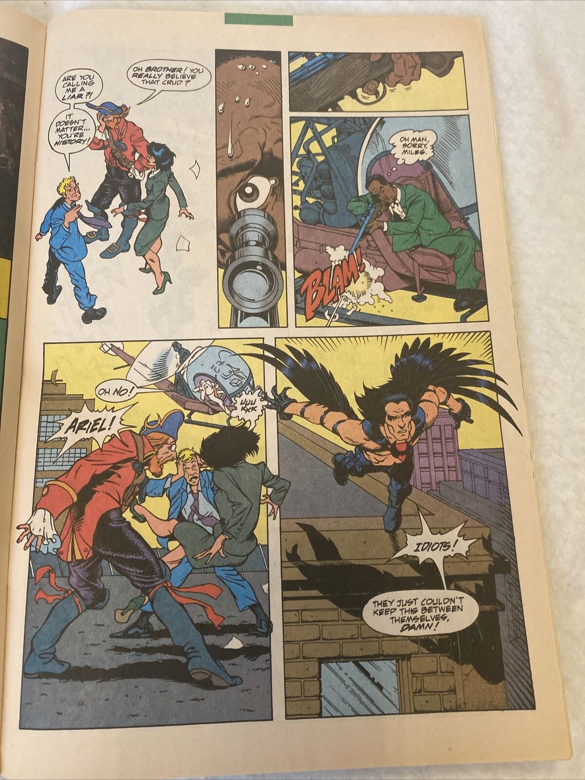 COMIC - DC Comics BLACK CONDOR Vs SKY PIRATE - Aug 1992 - New York - (8842)