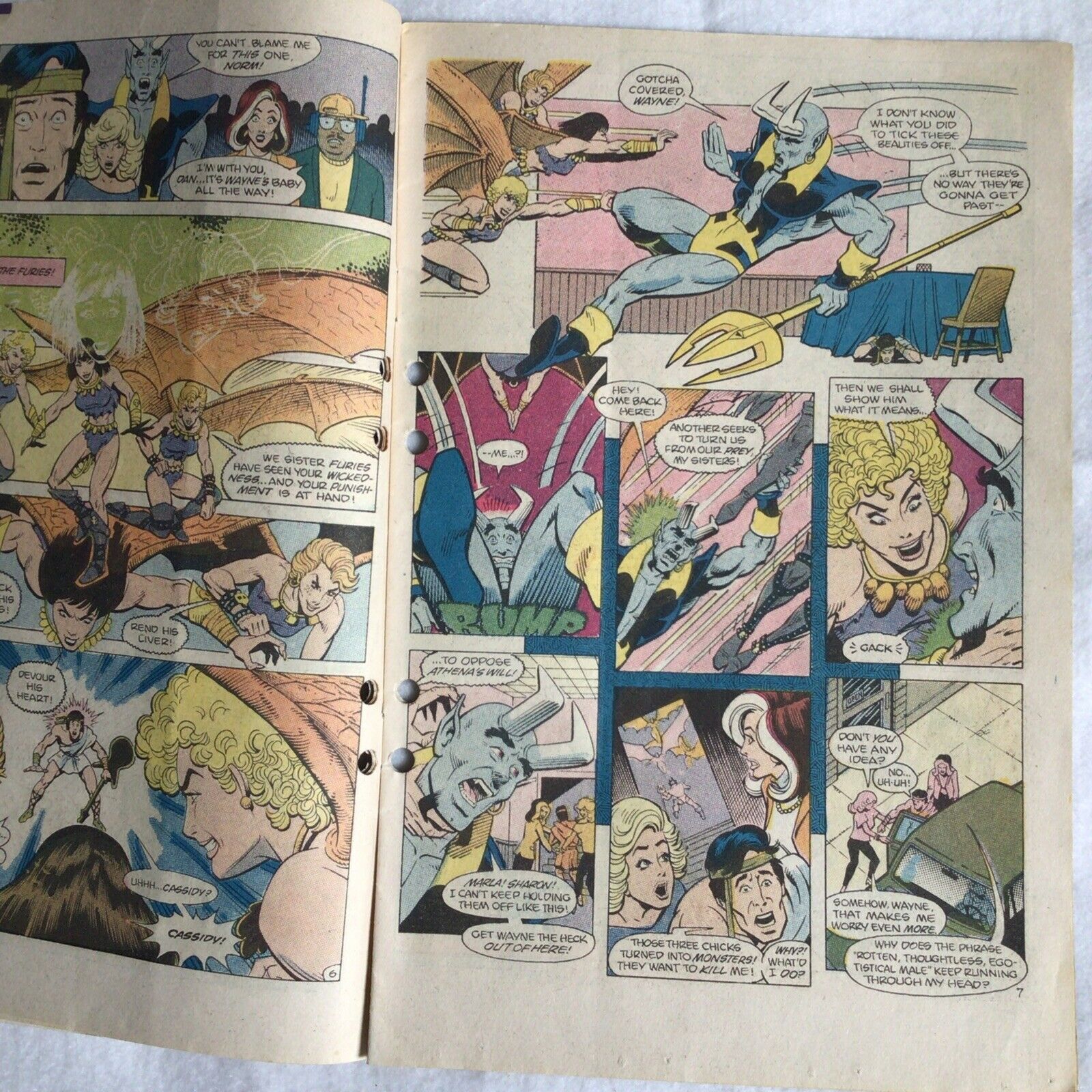 COMIC - DC Comics  BLUE DEVIL The Furies Vs Wayne - Mar 1985 - New York (8890)