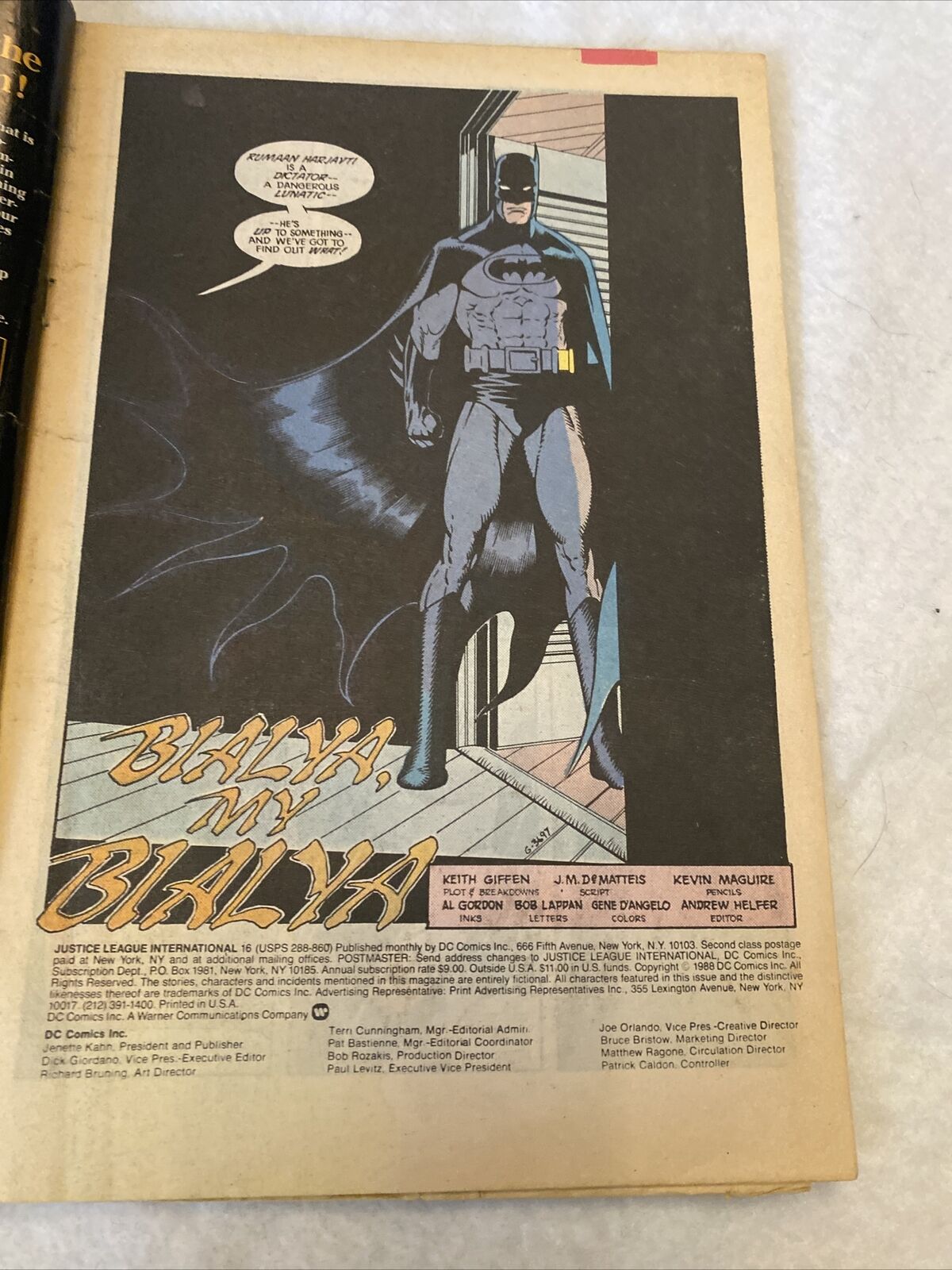 COMIC - DC Comics Justice League INTERNATIONAL - Aug 1988 - Bruce Wayne (8803