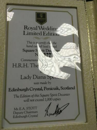 Edinburgh Crystal Commemorative decanter Charles & Diana 377/1000 cert - (7365)