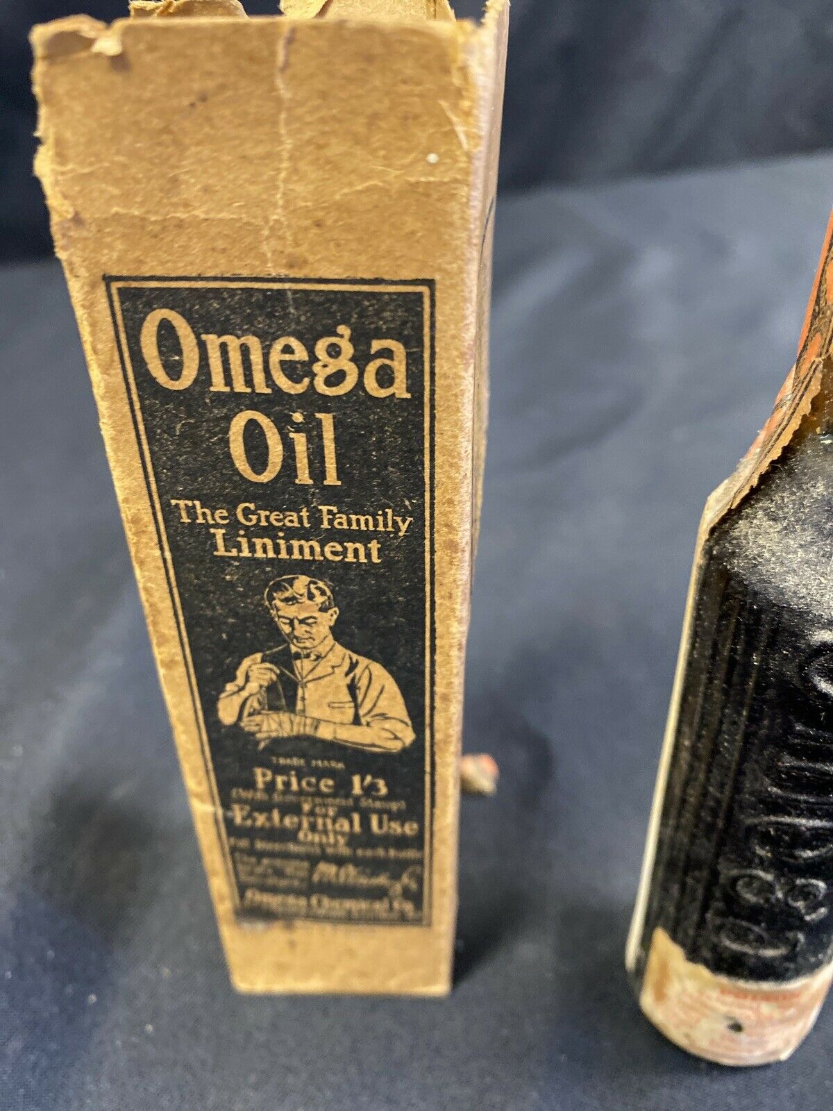 Antique Poison Medicine Bottle Full sealed ->100 yrs.  OMEGA OIL - London -(6602