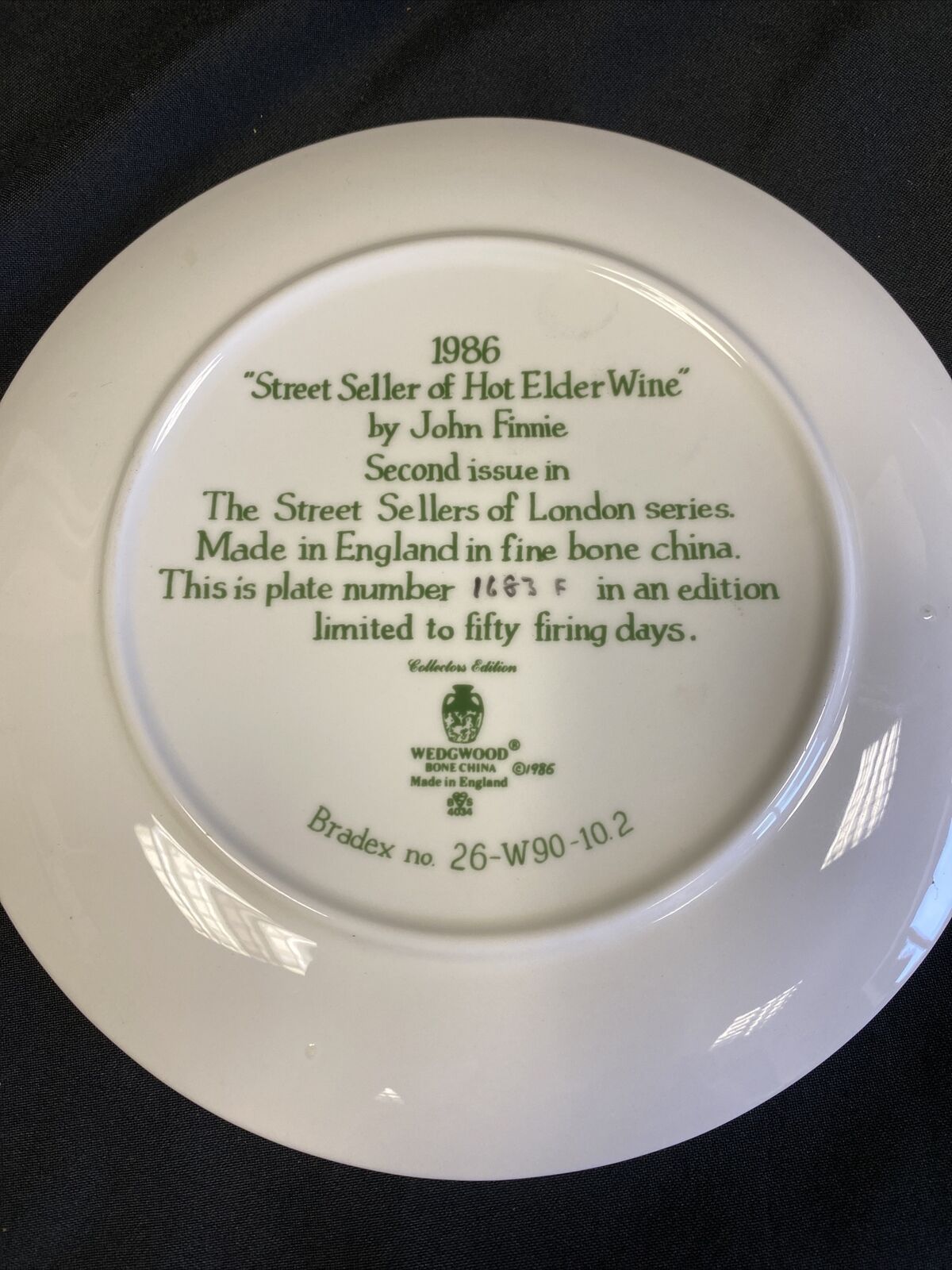 Wedgwood 1986 LONDON Collectors plates x2 Hot Elder Wine & Water Carrier -(7841