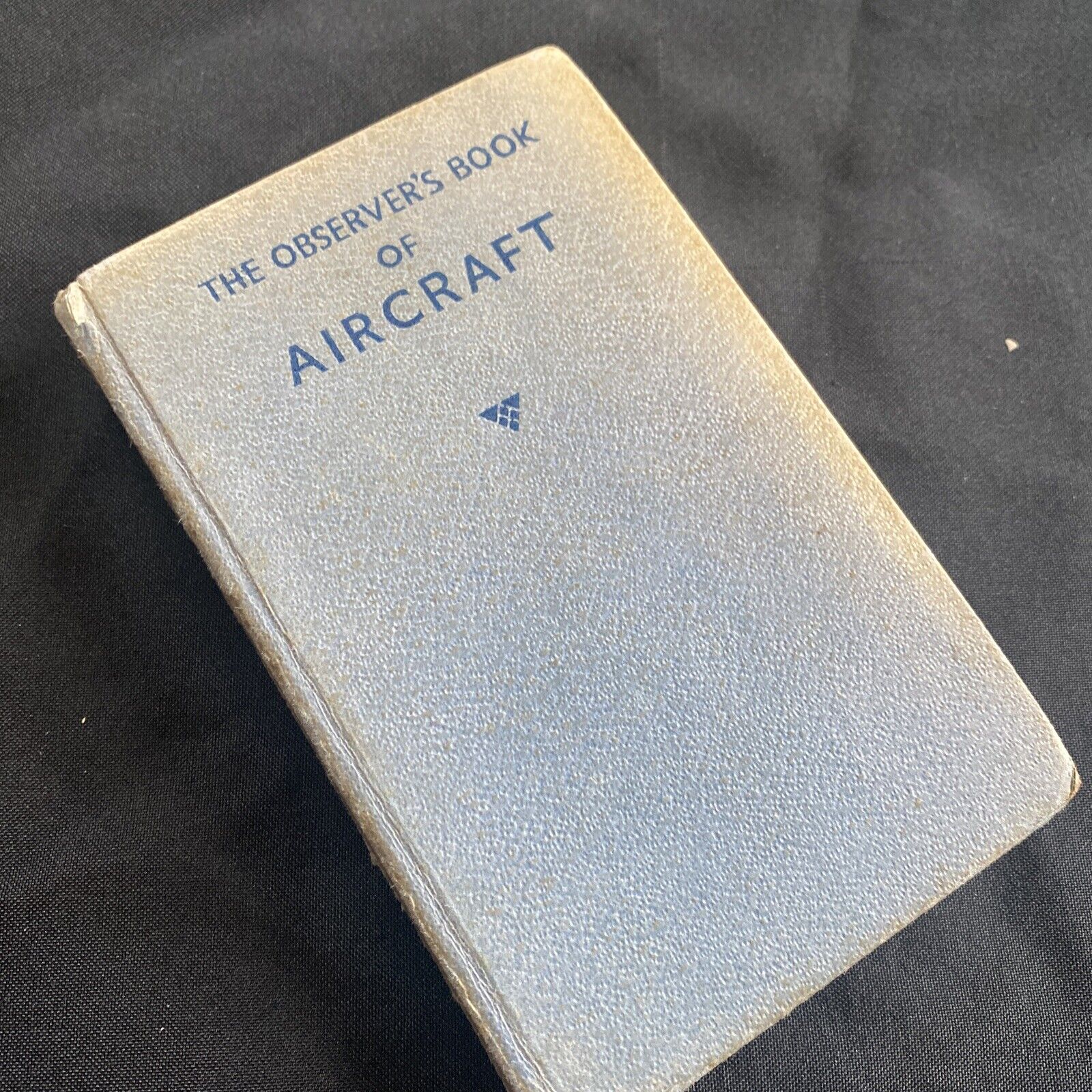 BOOK - The Observer's Book of Aircraft 1970 edition - (9652)