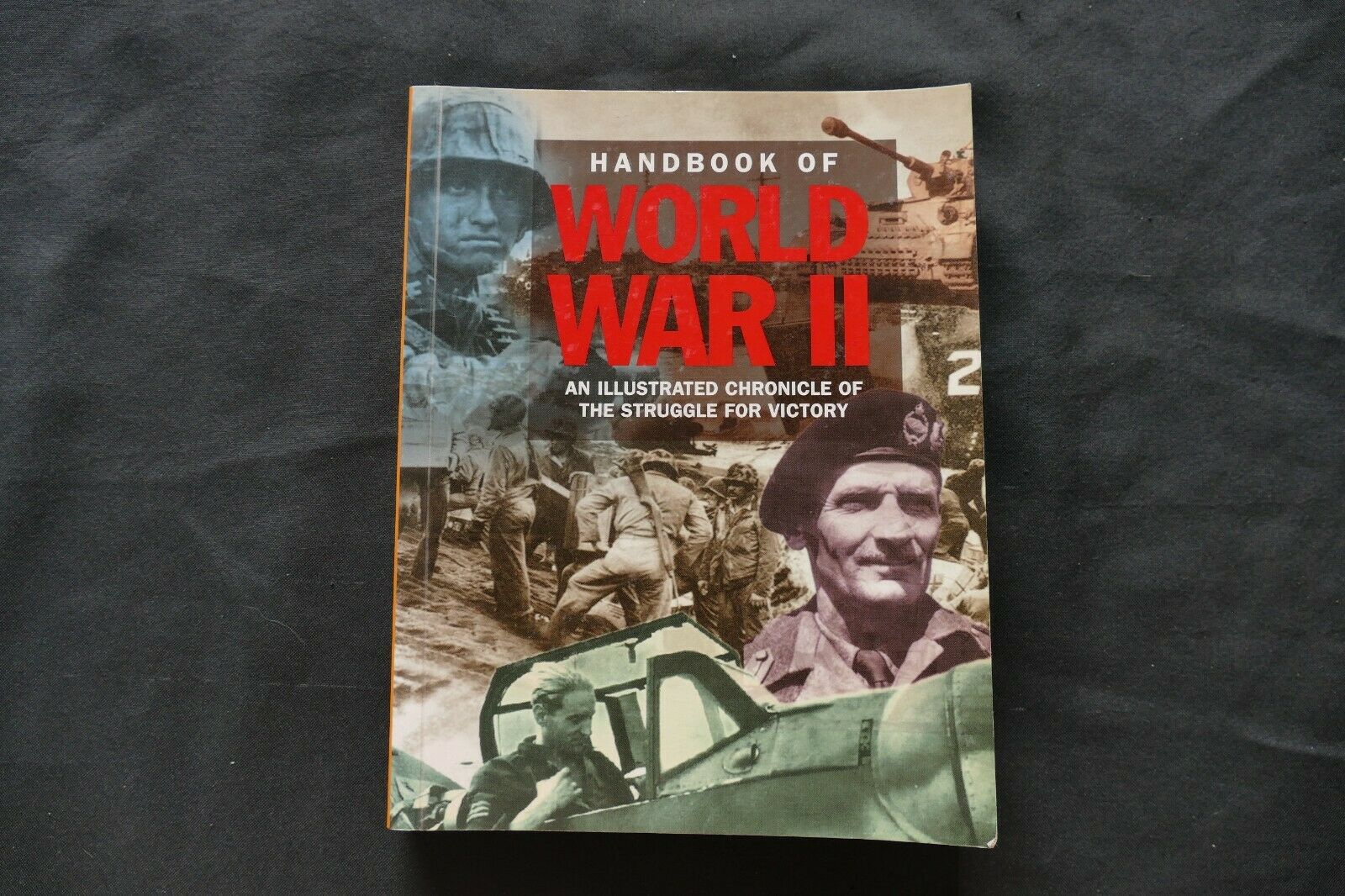 BOOK - Handbook of WORLD WAR II - Abbeydale Press (8720)
