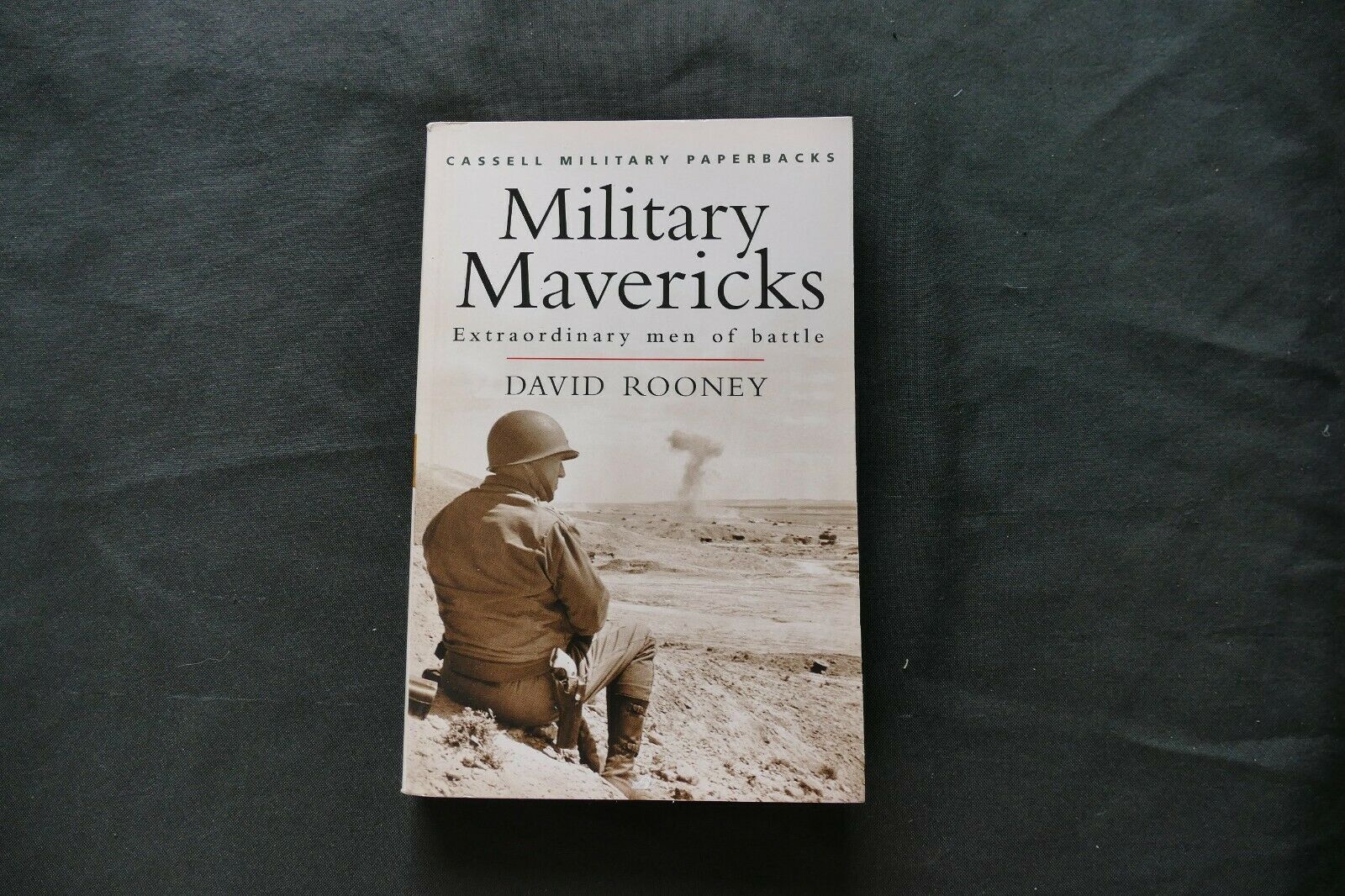 BOOK  - MILITARY MAVERICKS - David Rooney (8737)