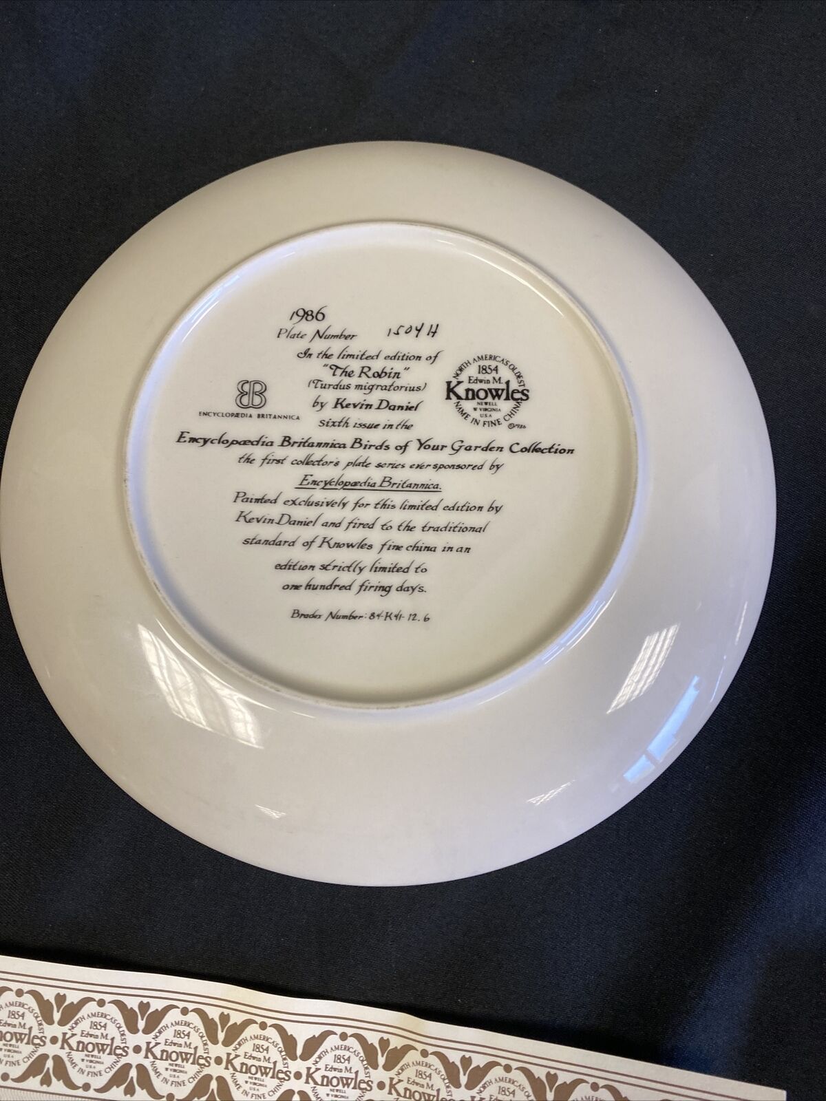 Knowles 1985 Birds in Your Garden Plates x 2 - Baltimore Oriole & The Robin(7834