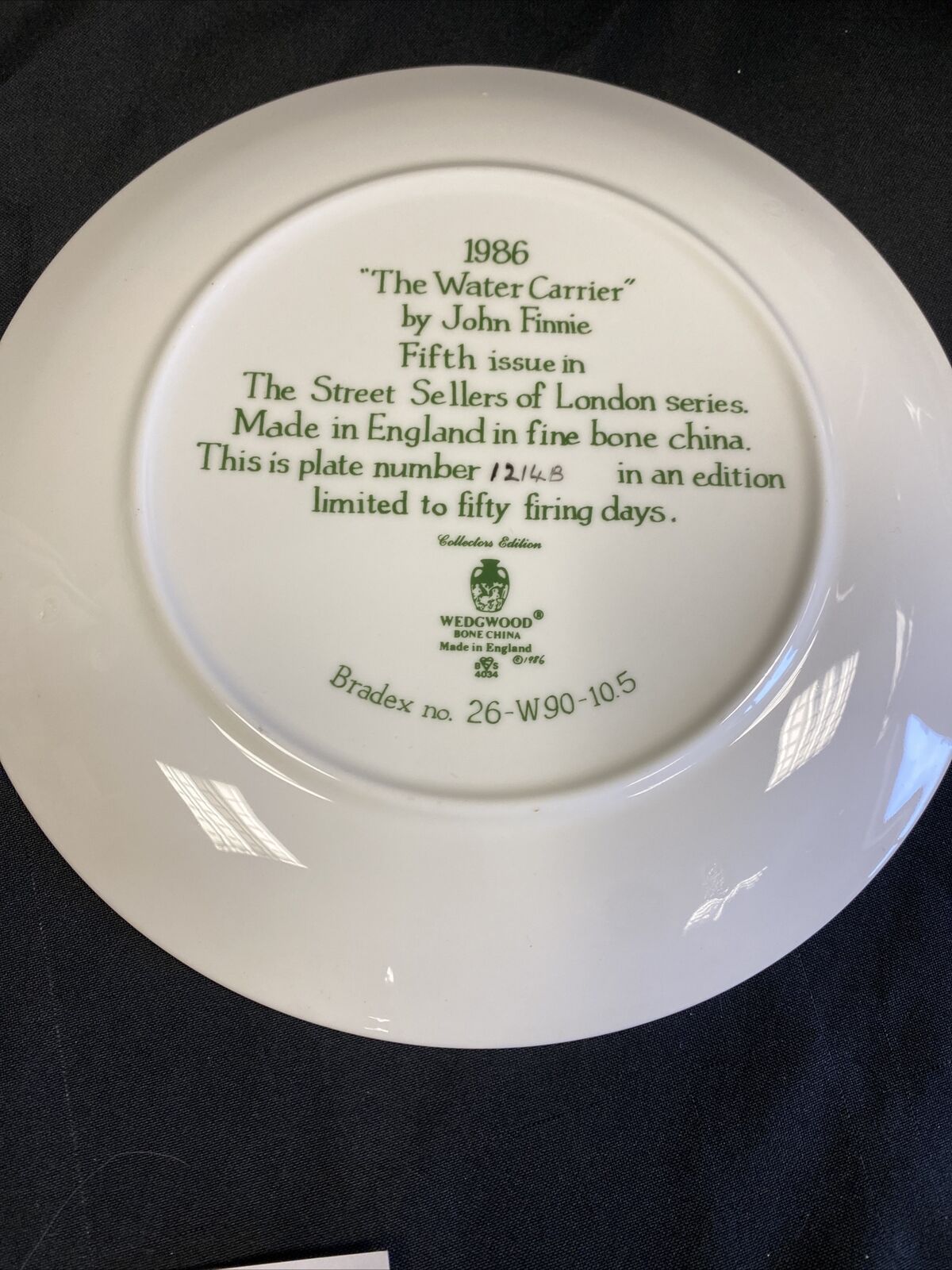 Wedgwood 1986 LONDON Collectors plates x2 Hot Elder Wine & Water Carrier -(7841