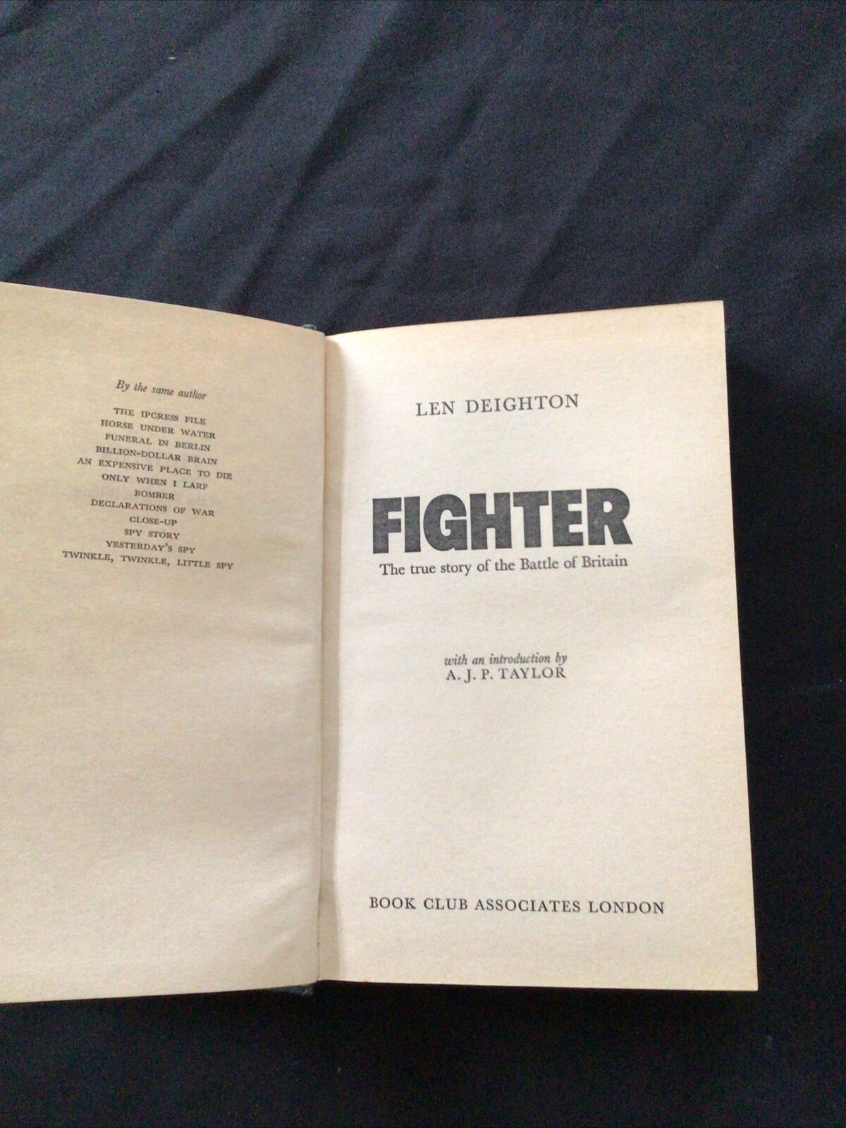 BOOK - FIGHTER - Len Deighton - (8687)
