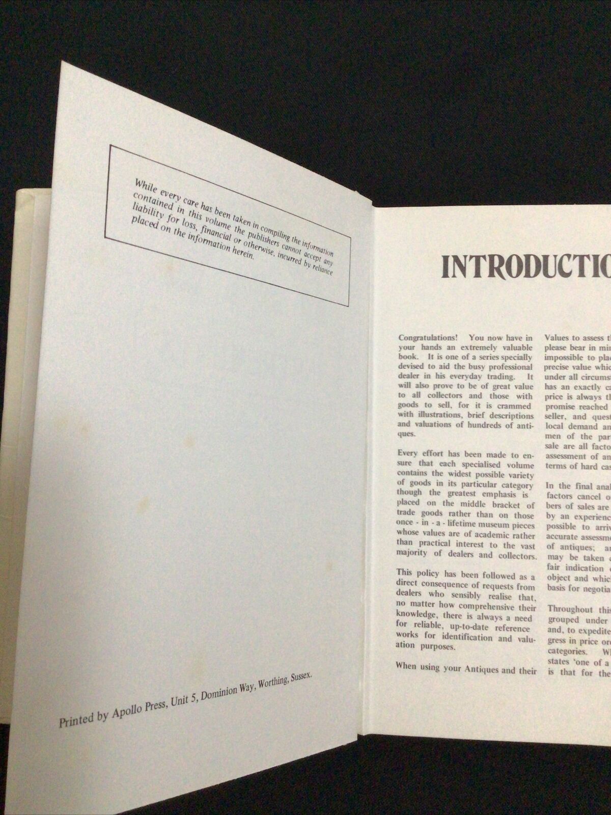 BOOK - Lyle pocket Antiques & Their Values 1976 - INSTRUMENTS - (8582)