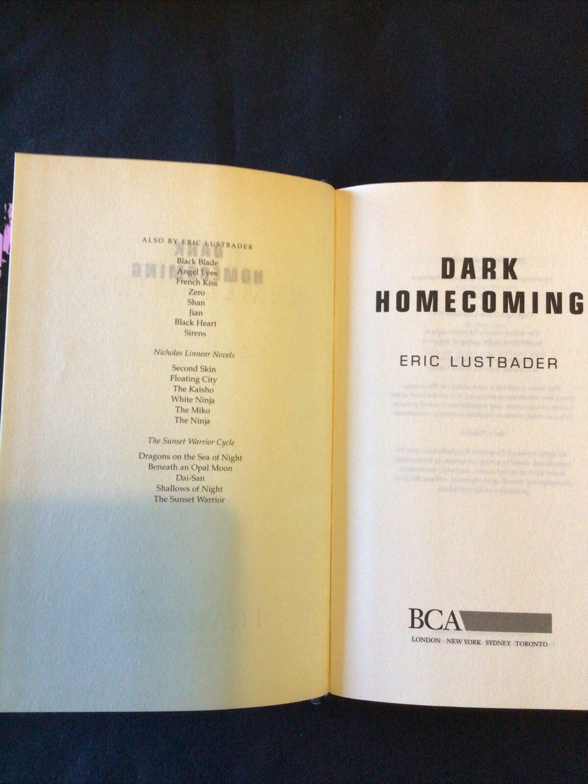 BOOK - DARK HOMECOMING - Eric Lustbader - Hardback 1997 - (8661)