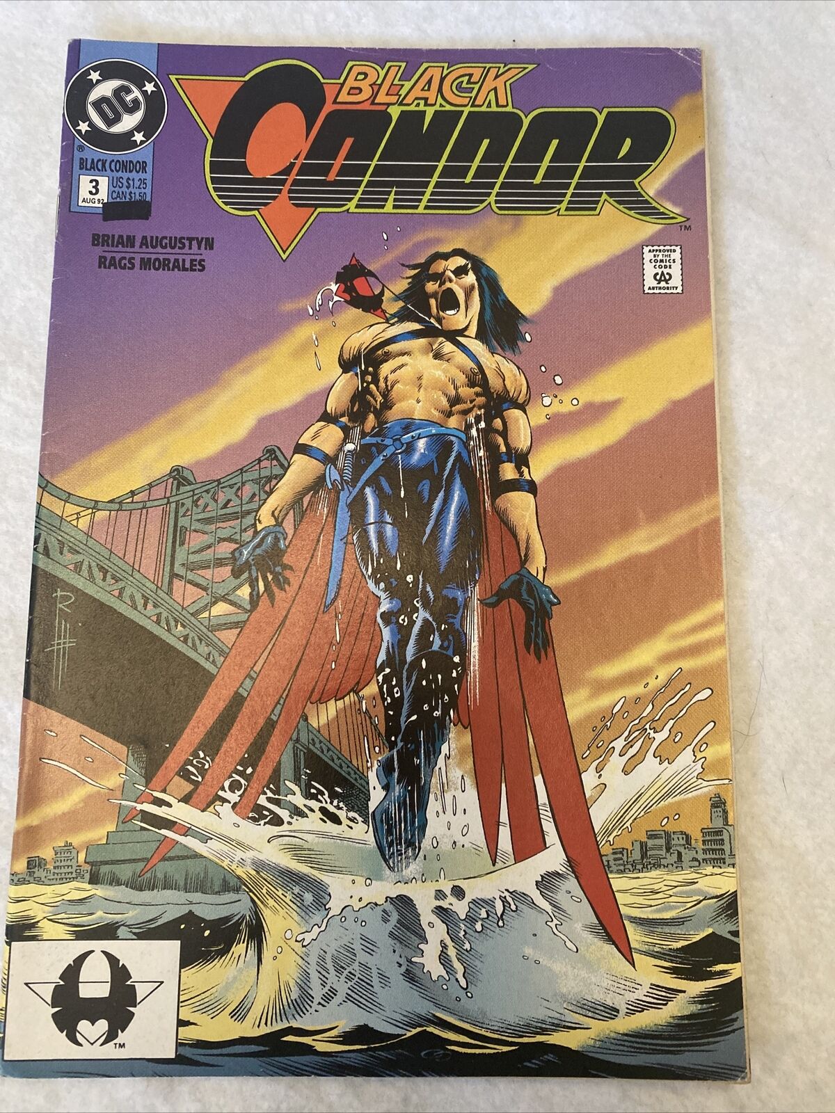 COMIC - DC Comics BLACK CONDOR Vs SKY PIRATE - Aug 1992 - New York - (8842)