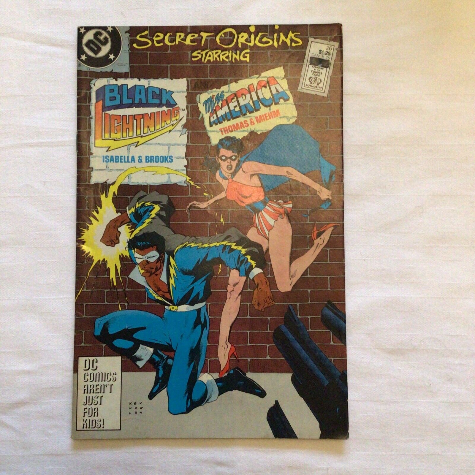 COMIC - DC Comics  Secret origins MISS AMERICA & BLACK LIGHTENING - 1987 (8881)