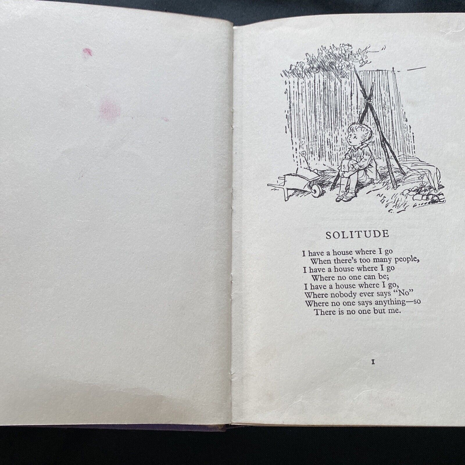BOOK - 1961 NOW WE ARE SIX - A.A. Milne Methuen & Co - (9577)