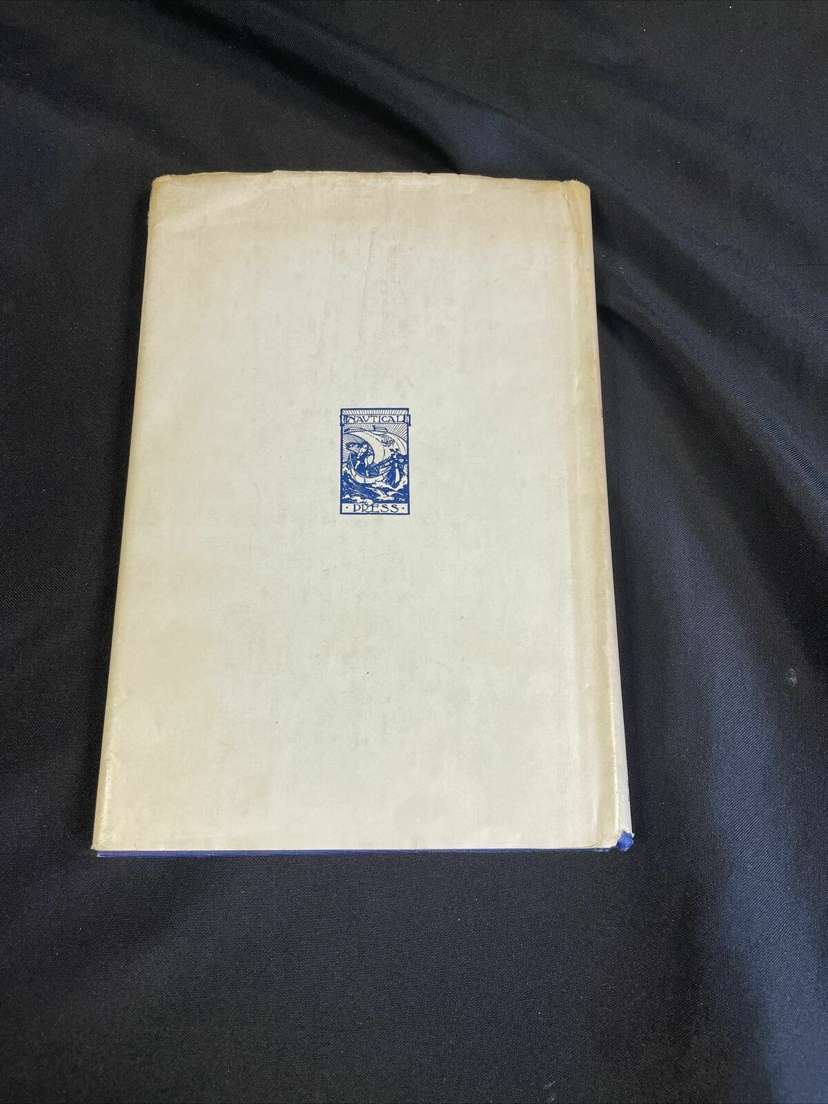 BOOK - Clipper Ship Models - E.W. Hobbs HB & DJ -(8191)