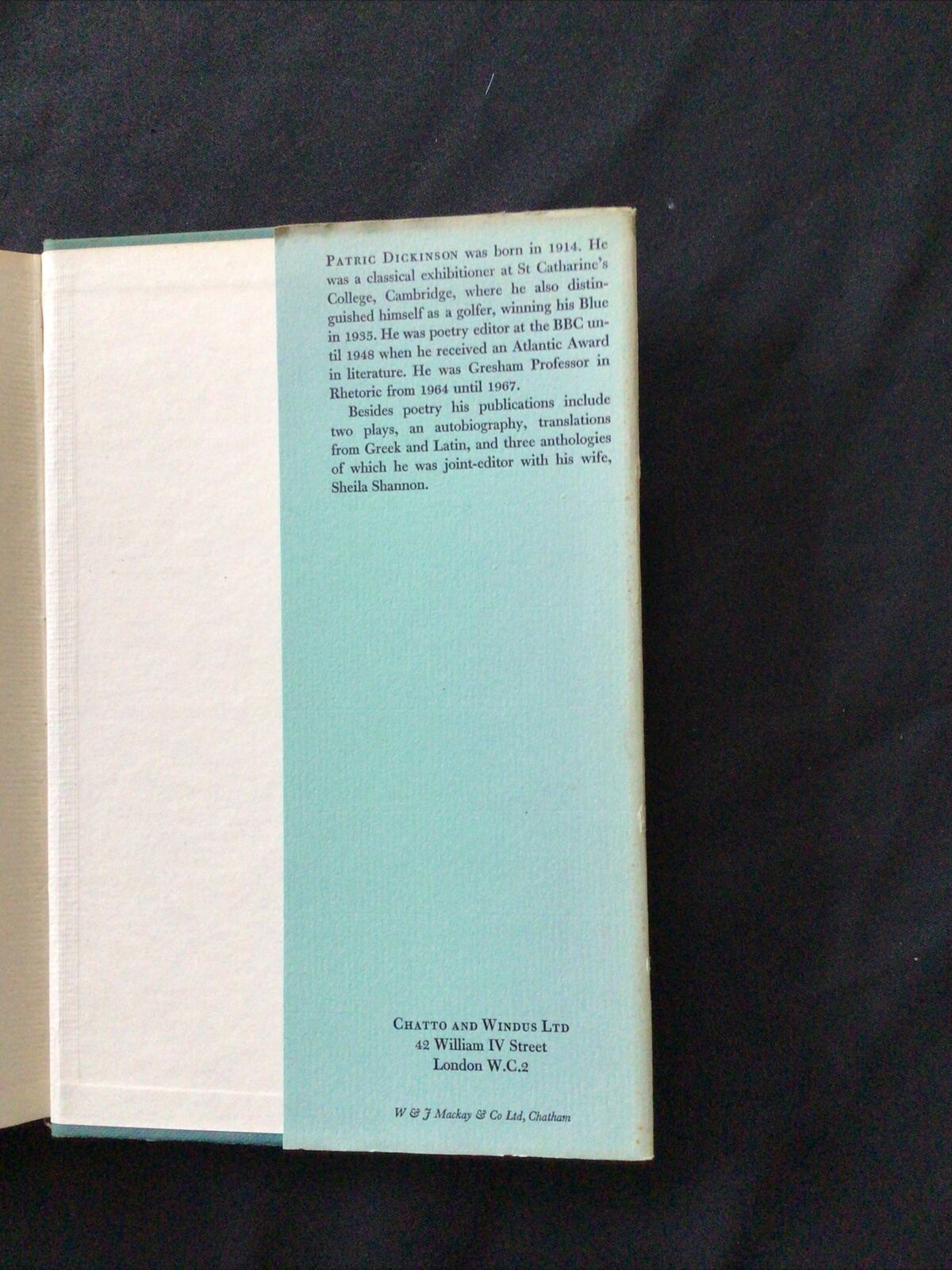 BOOK - SELECTED POEMS by PATRIC DICKINSON - 1968 - (8700)