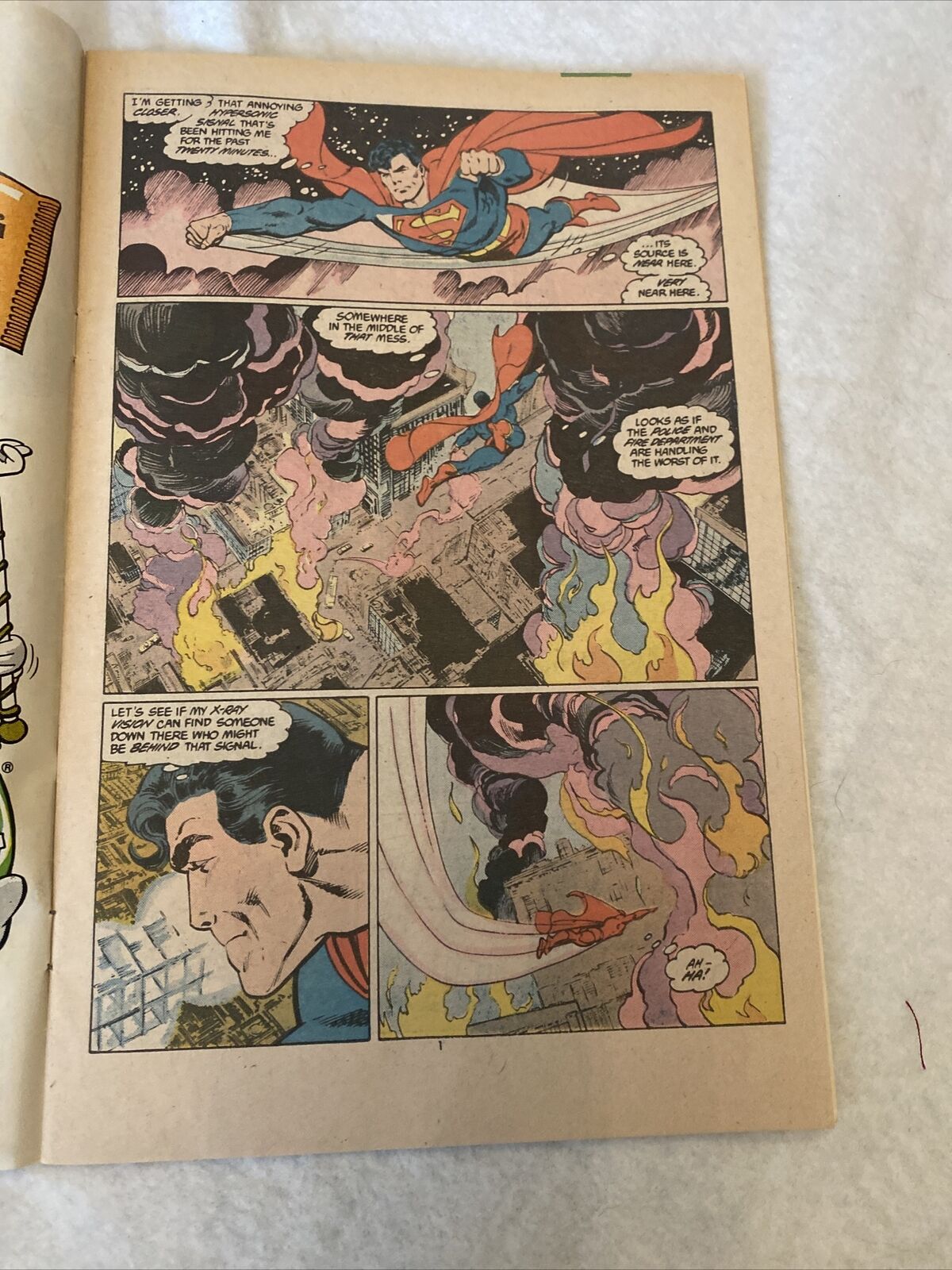 COMIC - DC Comics ACTION COMICS Superman and Hawkman - May 1987 - (8834)