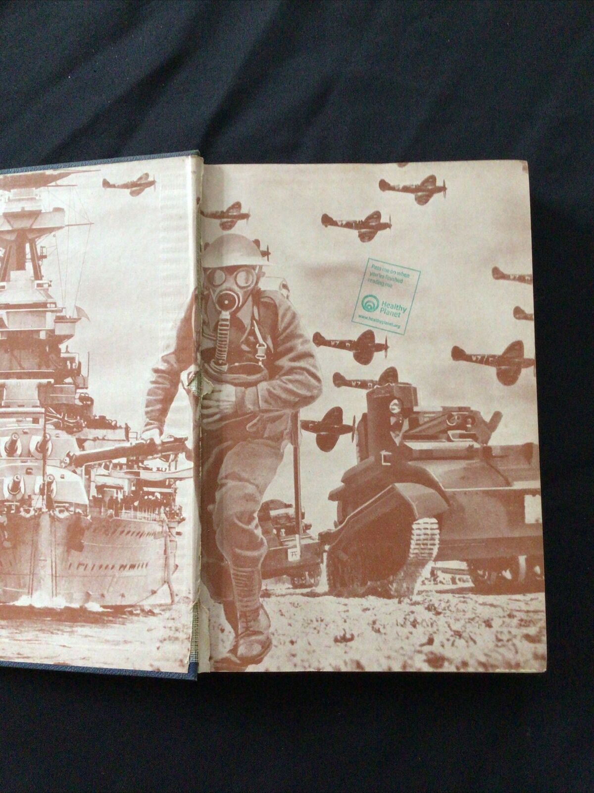 BOOK - BRITAIN'S WONDERFUL FIGHTING FORCES - Captain Ellison Hawks (8692)
