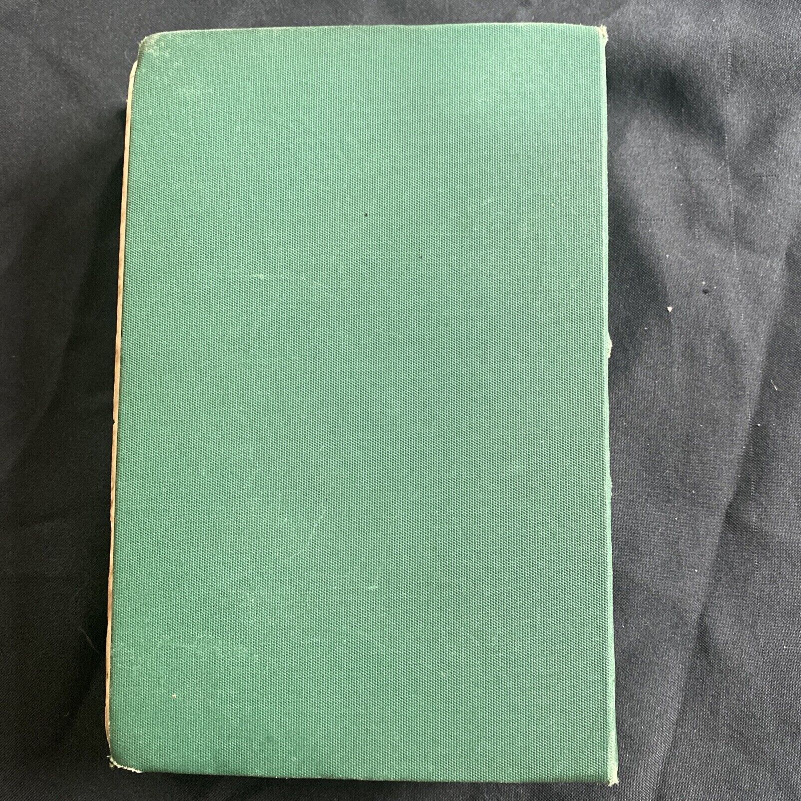 BOOK - The Works of Tennyson - Macmillan & Co 1884 print - (9672)