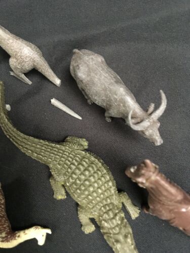 BRITAINS Plastic Toy Animals 1970’s X 14 Gorilla Lion Bear Crocodile Etc (2293)