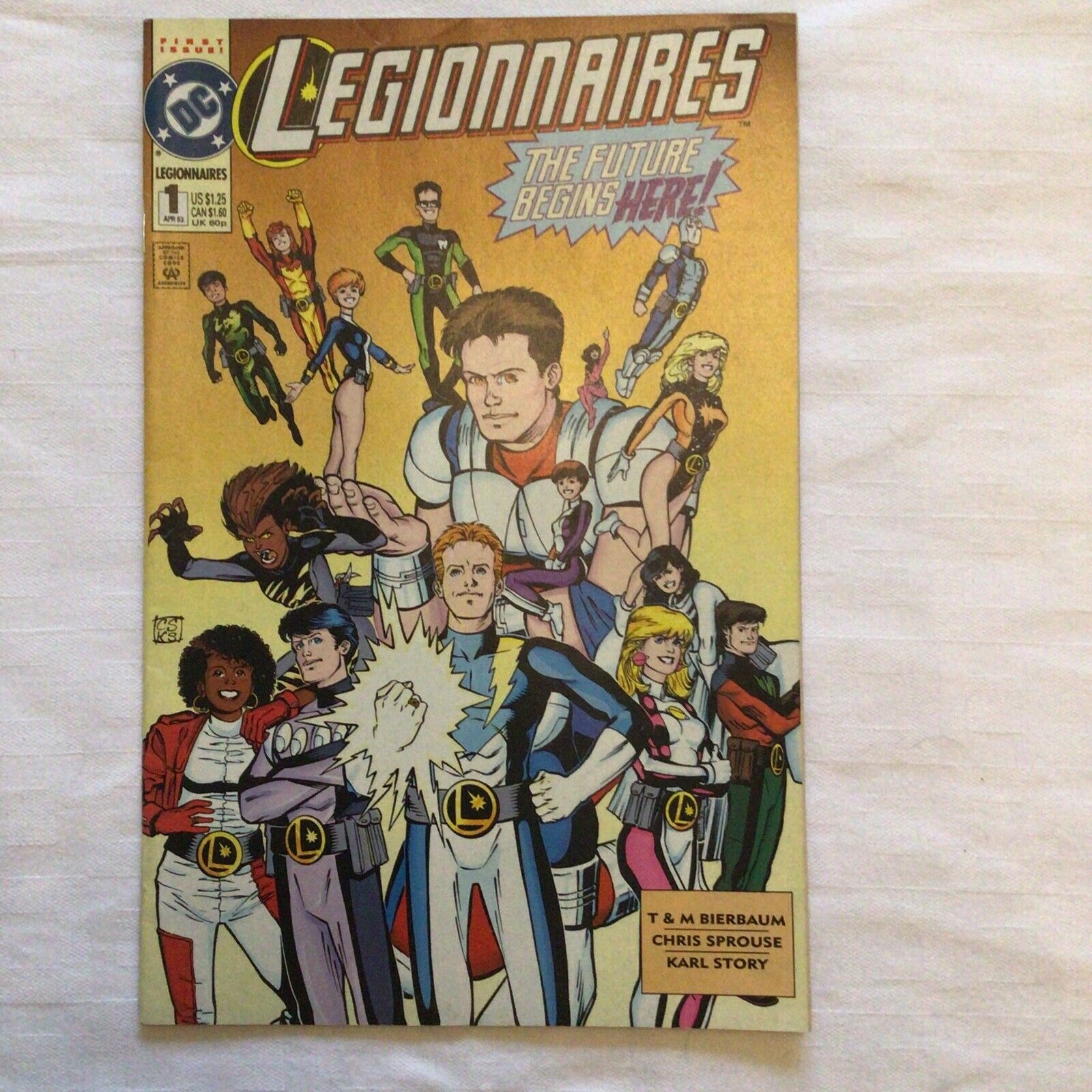 COMIC - DC Comics  LEGIONNAIRES The future begins here! Apr 1993 (8875)