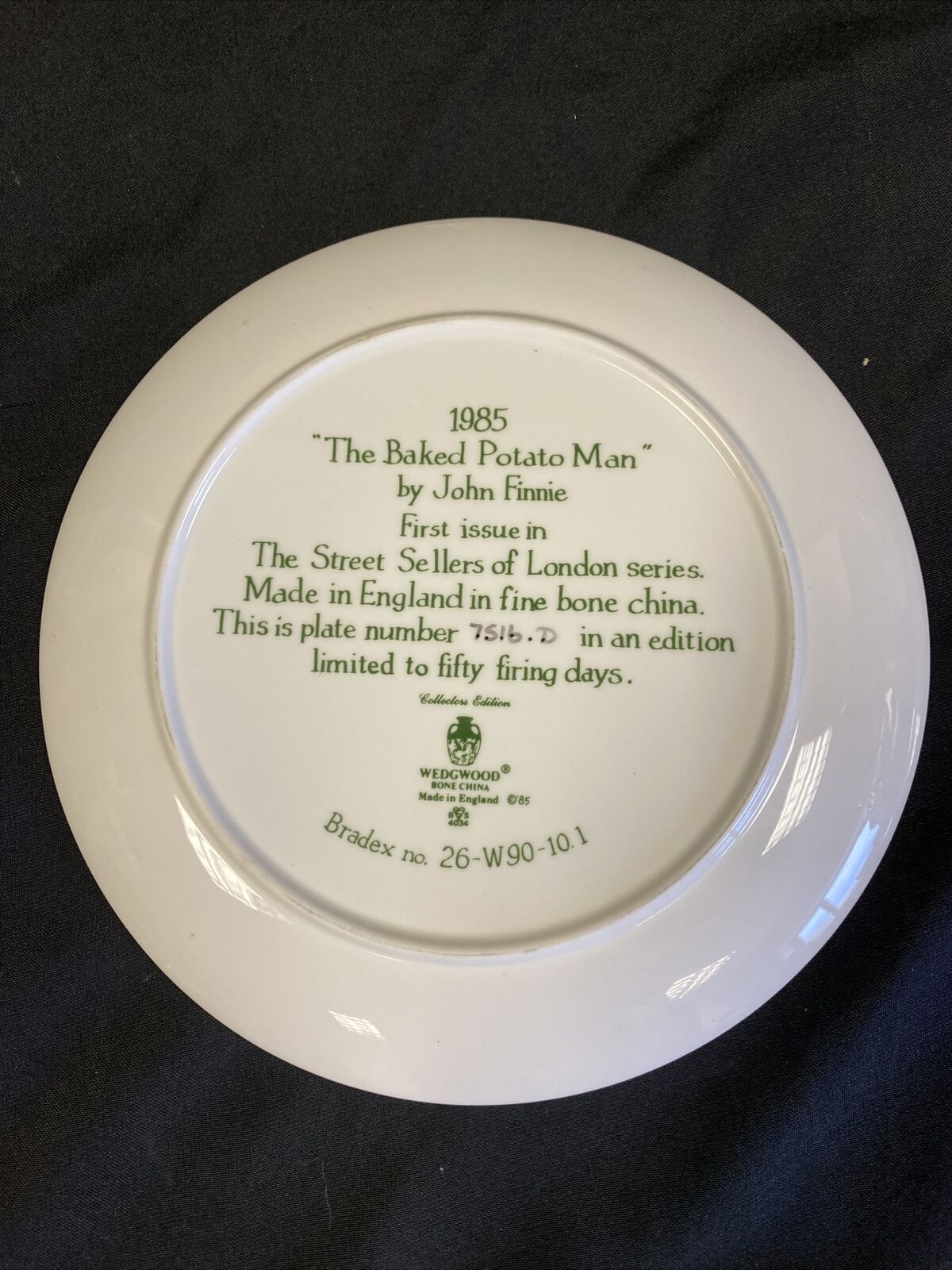 Wedgwood 1985 LONDON Collectors plates x2 Baked Potato & Fried Fish -(7838