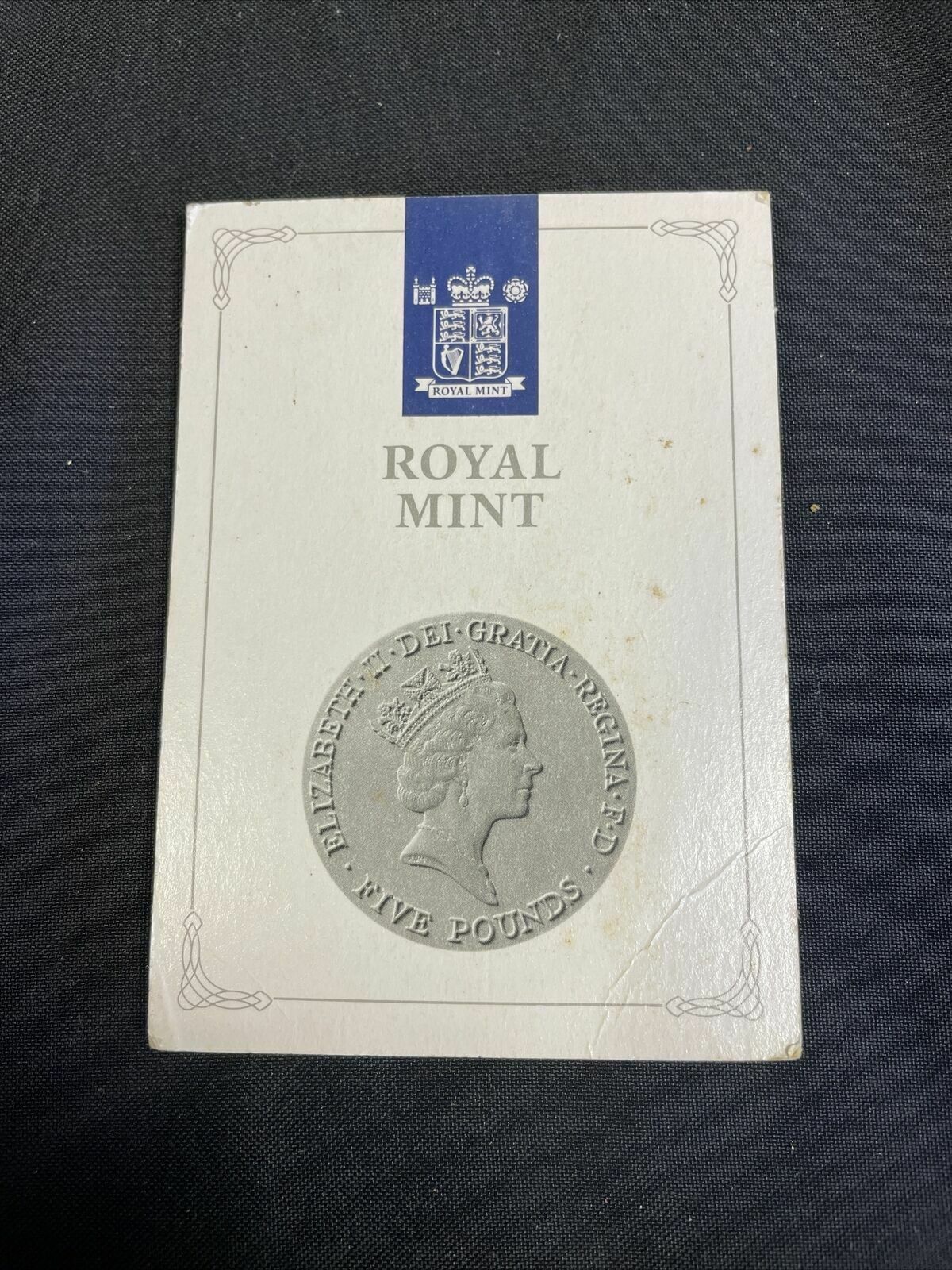 Commemorative Coin on Card GB £5 1990 - Queen's Mother 90th Birthday -(8227)