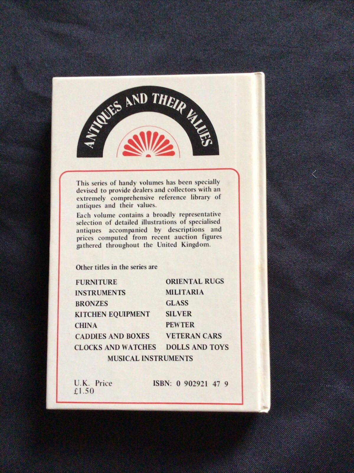 BOOK - Lyle pocket Antiques & Their Values 1977 - CHAIRS & COUCHES - (8585)