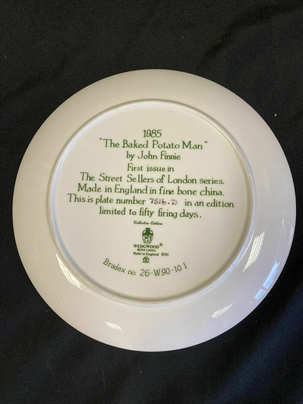 Wedgwood 1985 LONDON Collectors plates x2 Baked Potato & Fried Fish -(7838