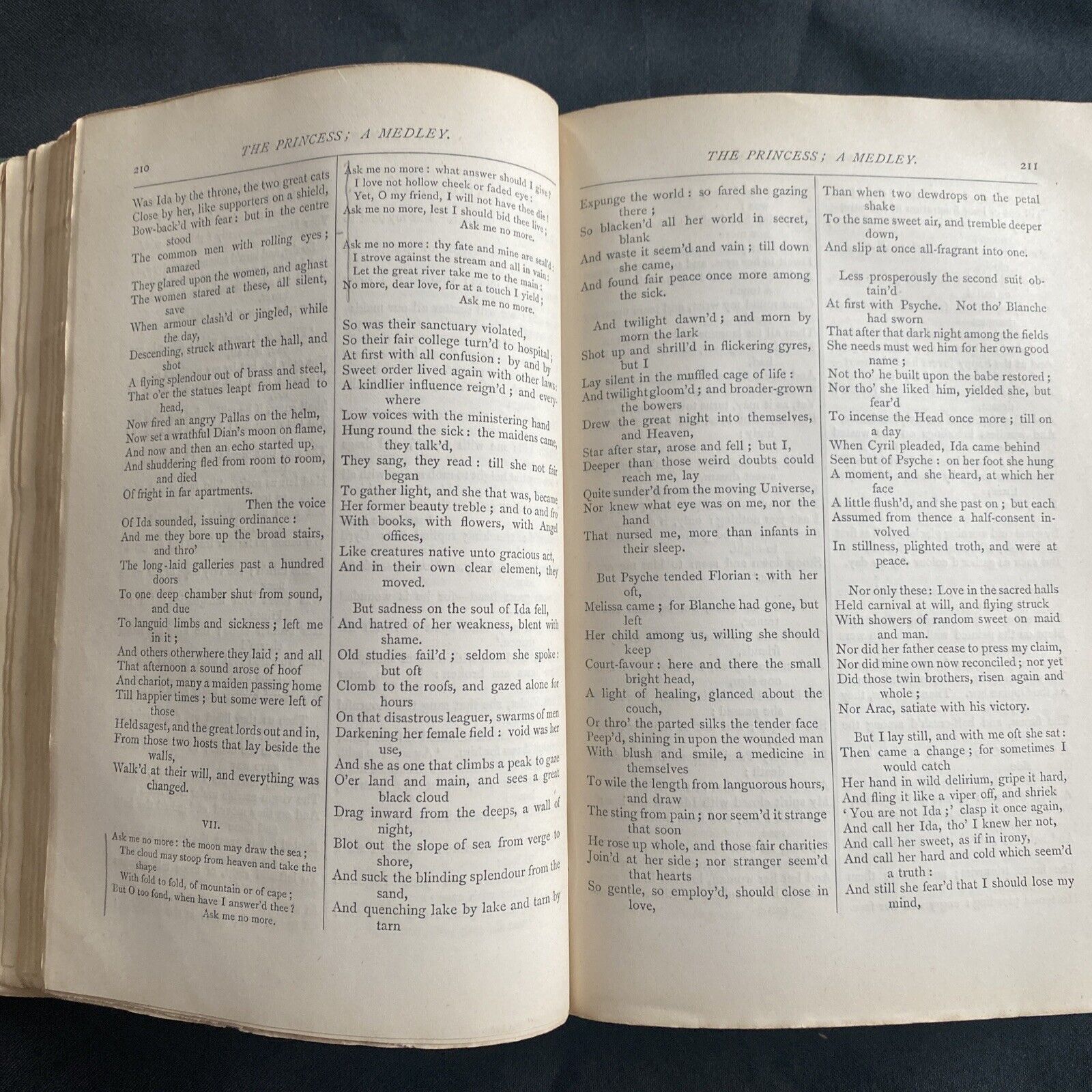 BOOK - The Works of Tennyson - Macmillan & Co 1884 print - (9672)