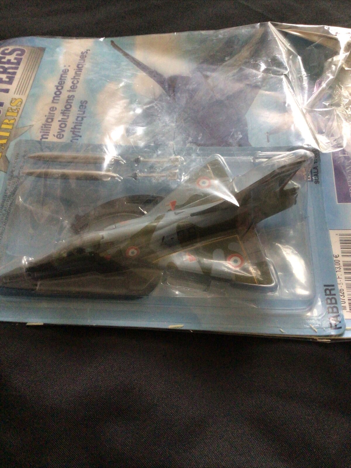 FABBRI Italeri Avions Militaires 2001 Mag & die cast MIRAGE III E (8565