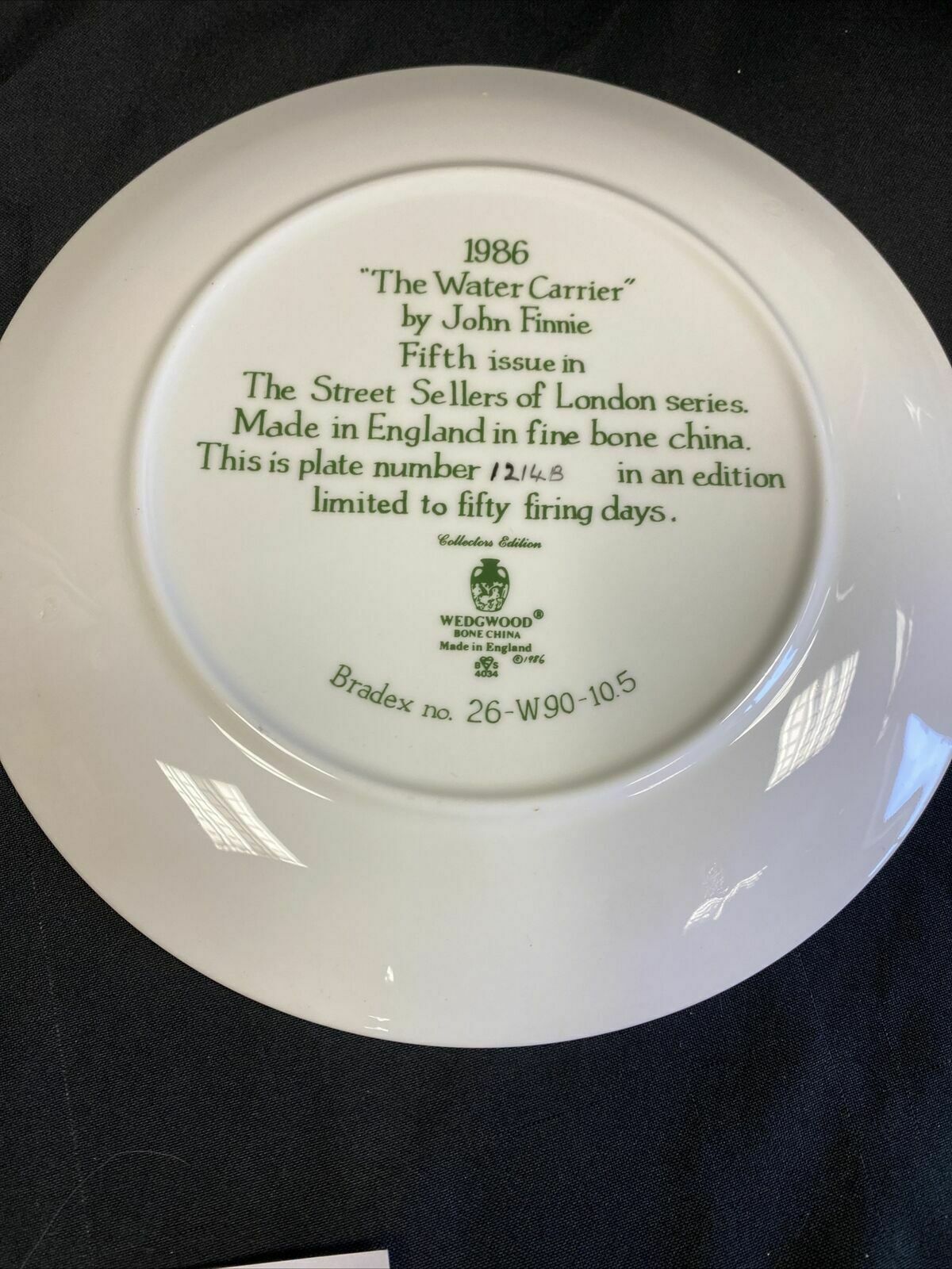 Wedgwood 1986 LONDON Collectors plates x2 Hot Elder Wine & Water Carrier -(7841