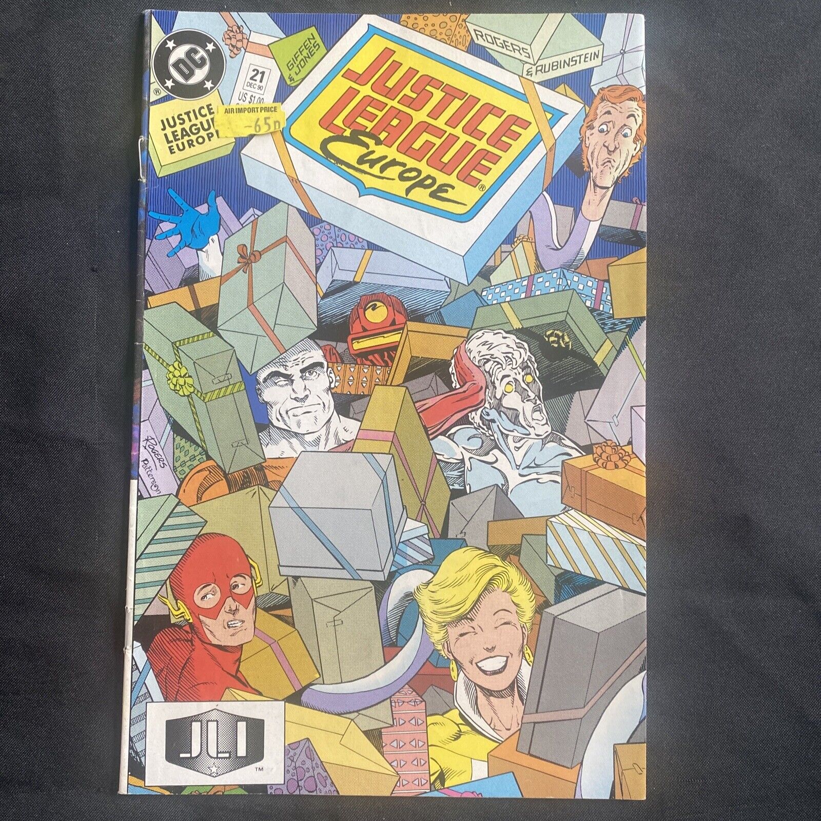 COMIC - DC Comics Justice League EUROPE -Dec '90 Blood Sweat & Tabloids - (8791