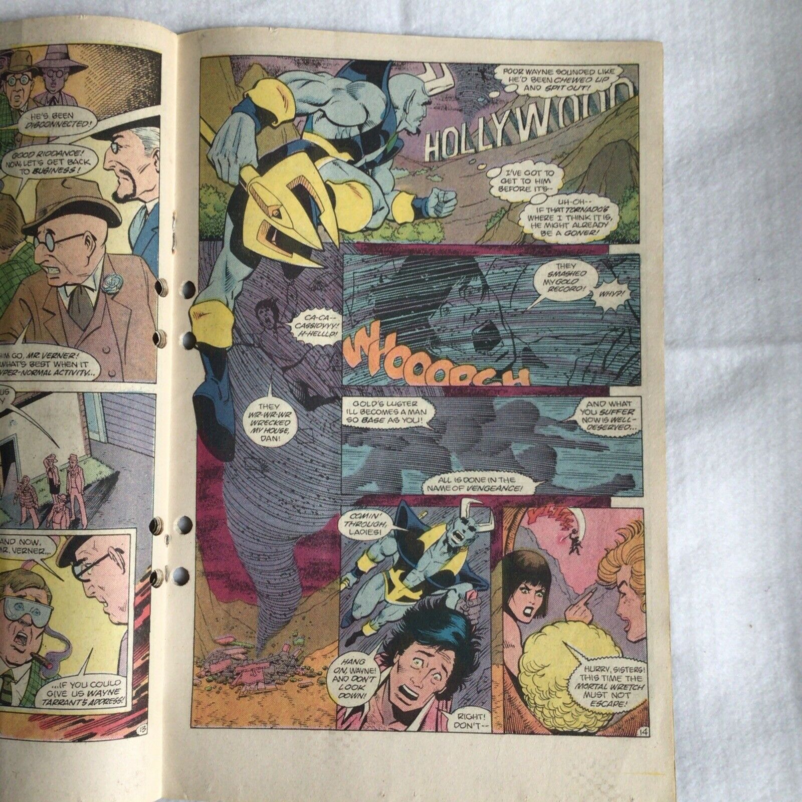 COMIC - DC Comics  BLUE DEVIL The Furies Vs Wayne - Mar 1985 - New York (8890)