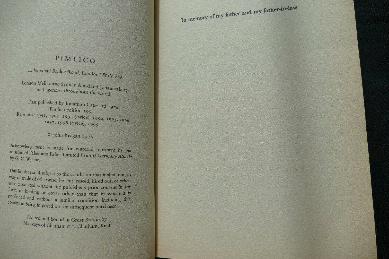 BOOK - THE FACE OF BATTLE - John Keegan (8745)