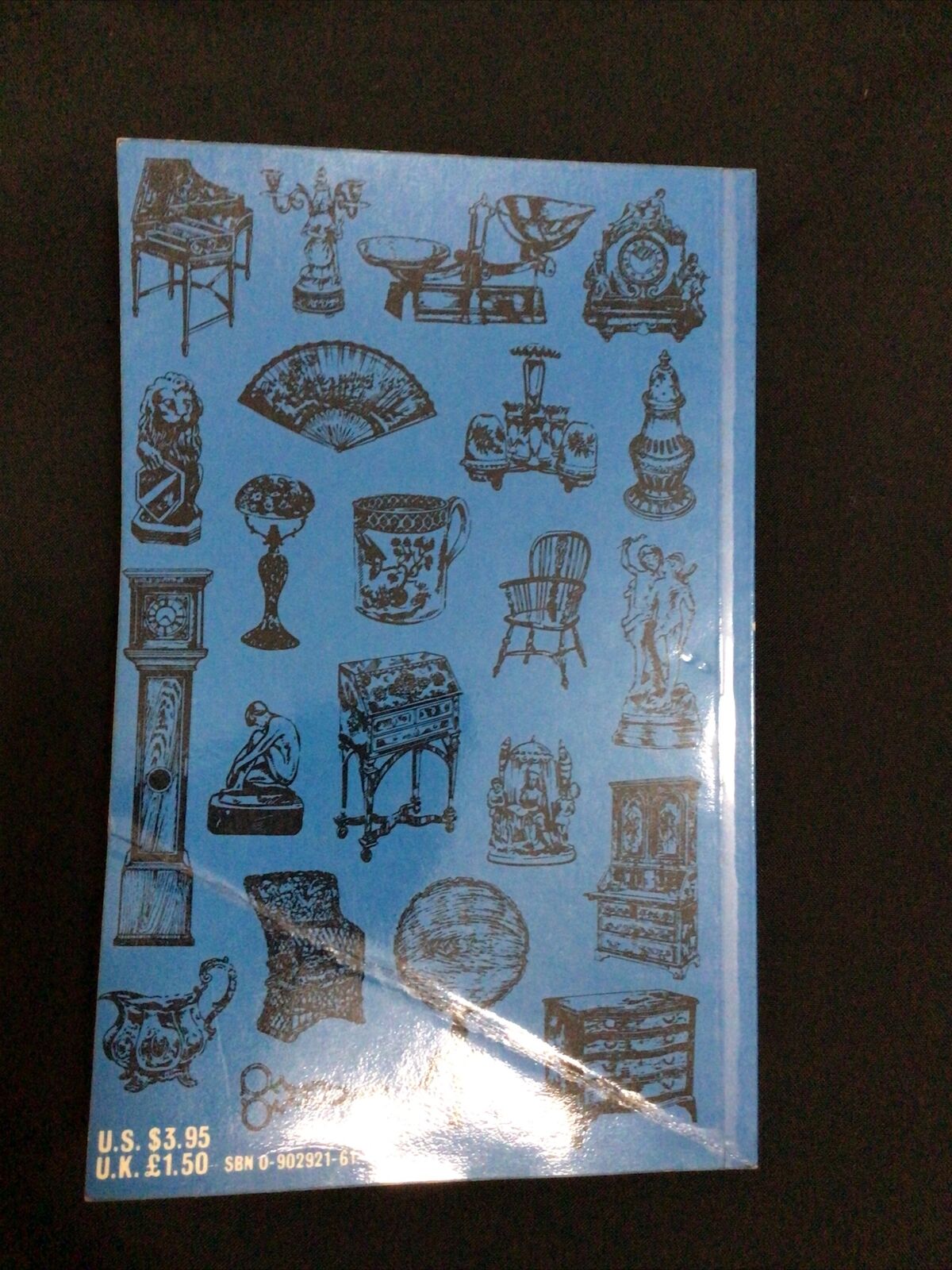 BOOK - Lyle popular antiques and their values 1979 - (8594)
