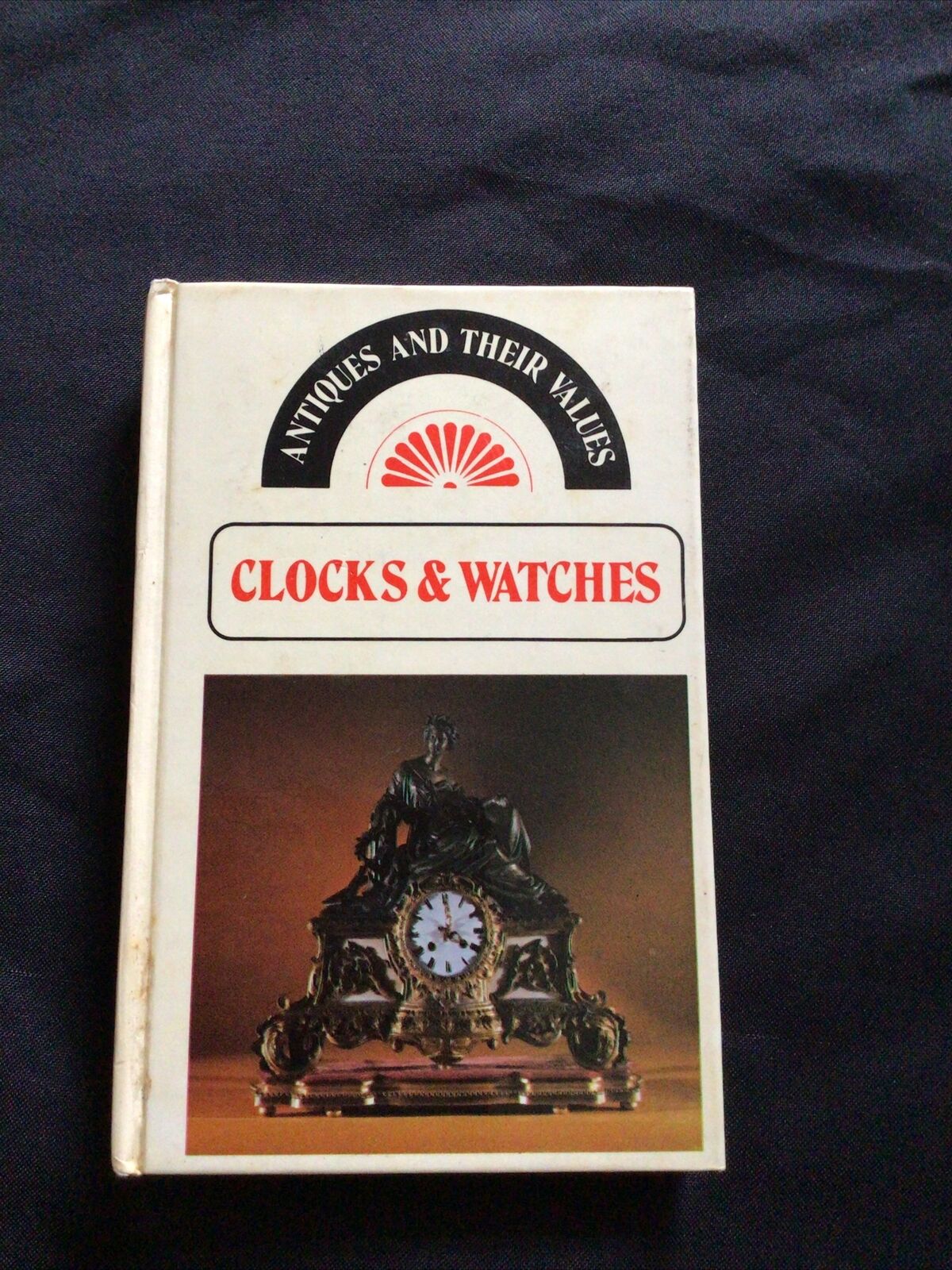 BOOK - Lyle pocket Antiques & Their Values 1976 - CLOCKS & WATCHES - (8575)