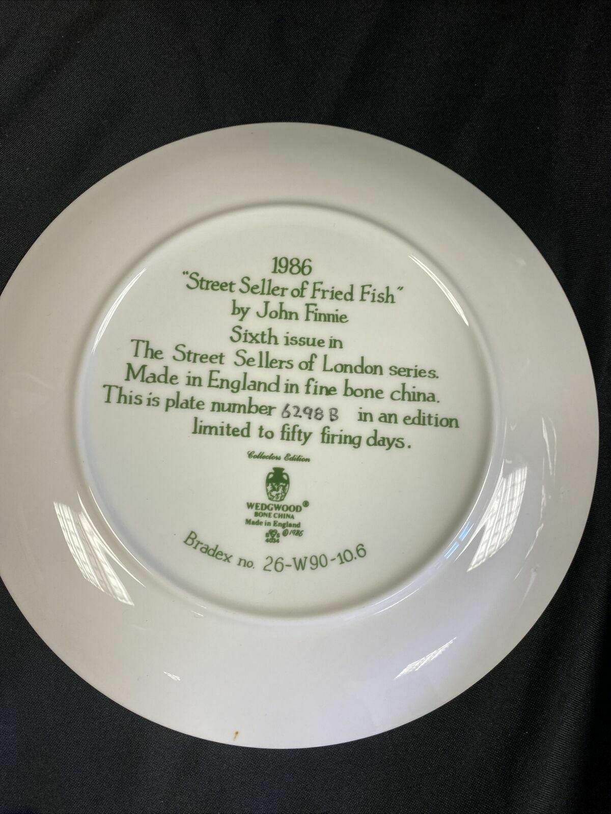 Wedgwood 1985 LONDON Collectors plates x2 Baked Potato & Fried Fish -(7838