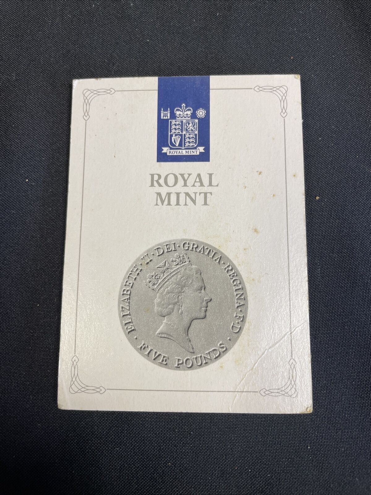 Commemorative Coin on Card GB £5 1990 - Queen's Mother 90th Birthday -(8227)