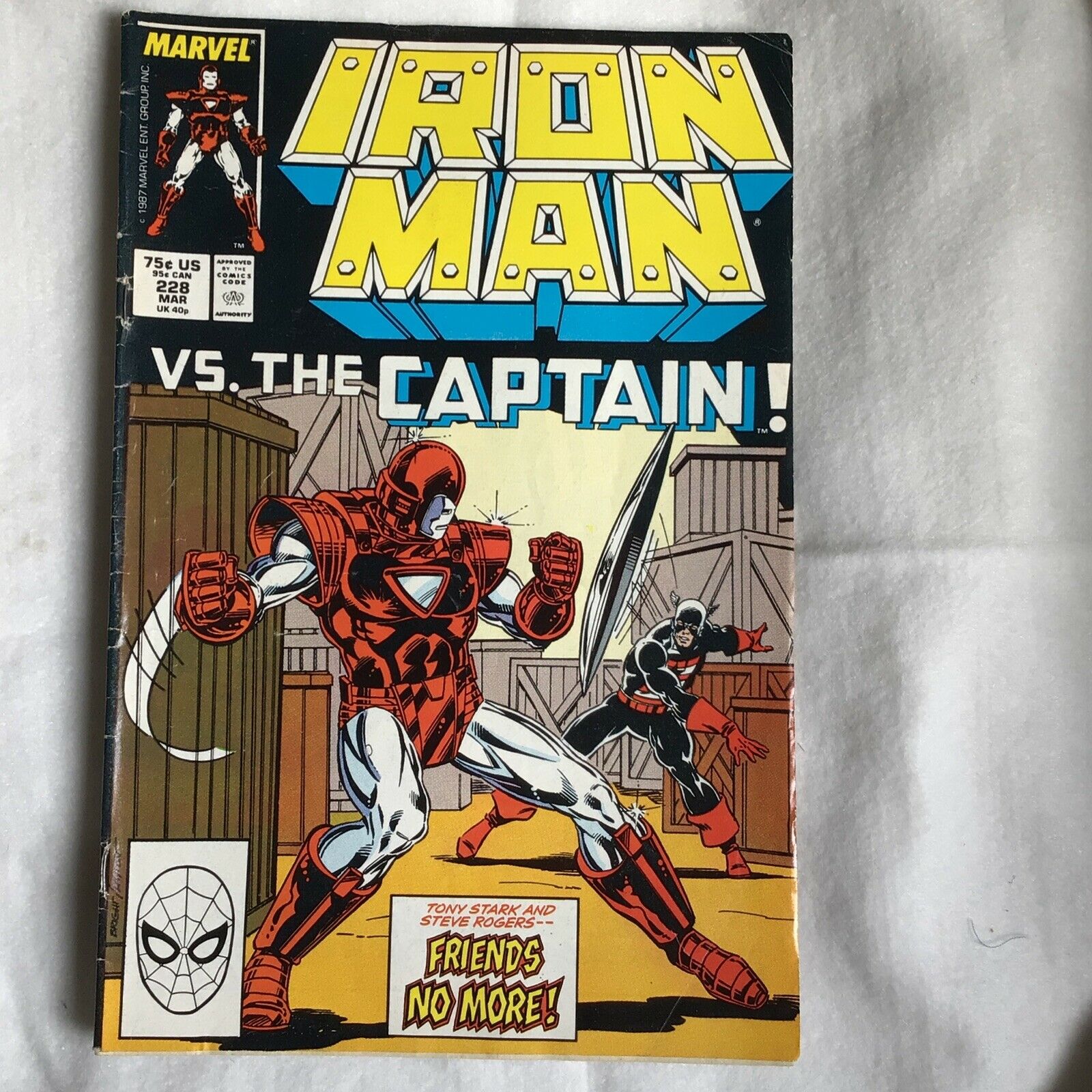 COMIC - MARVEL Comics IRON MAN Vs THE CAPTAIN Friends no more Mar 1988 - (8903)