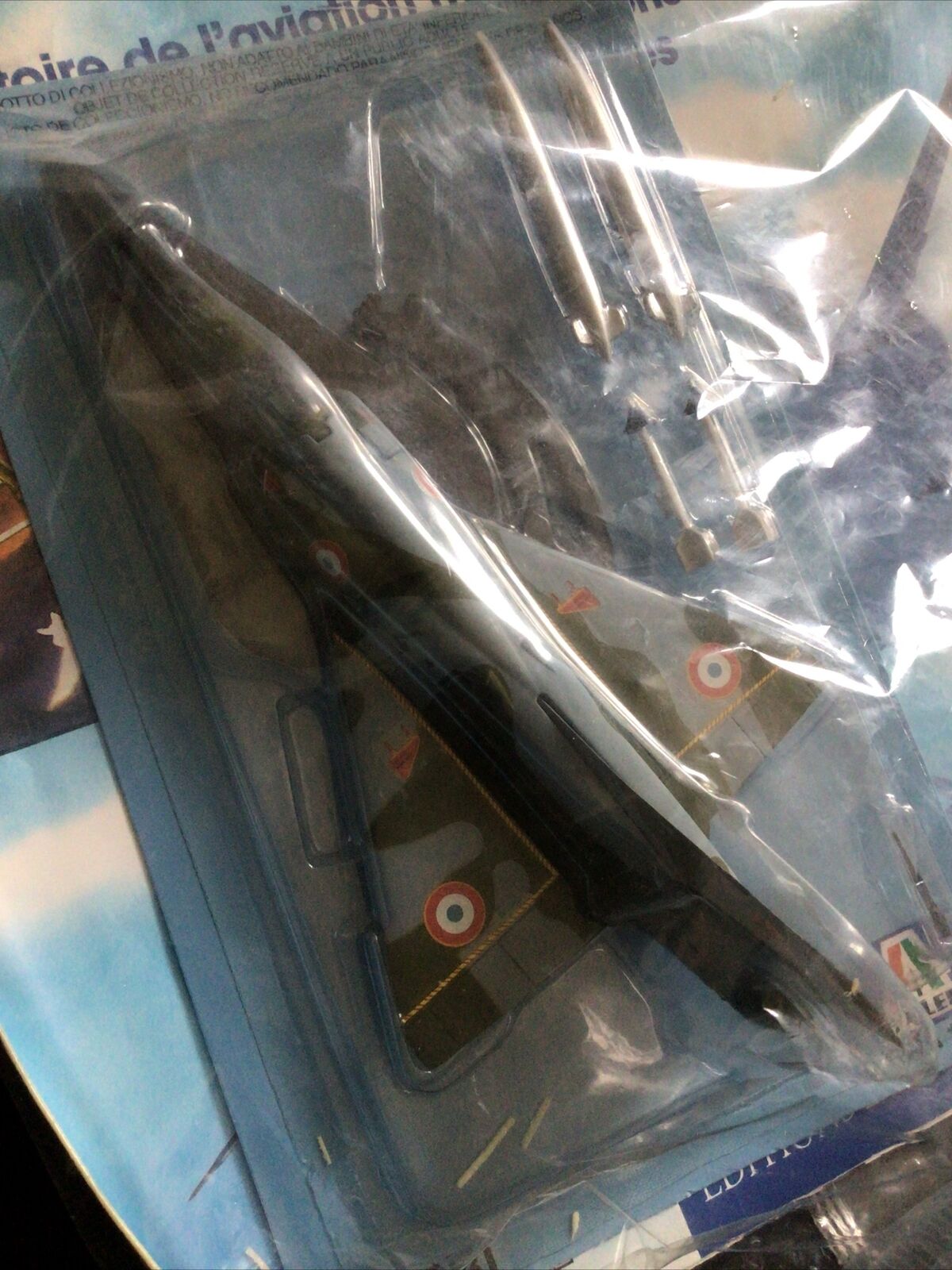 FABBRI Italeri Avions Militaires 2001 Mag & die cast MIRAGE III E (8566