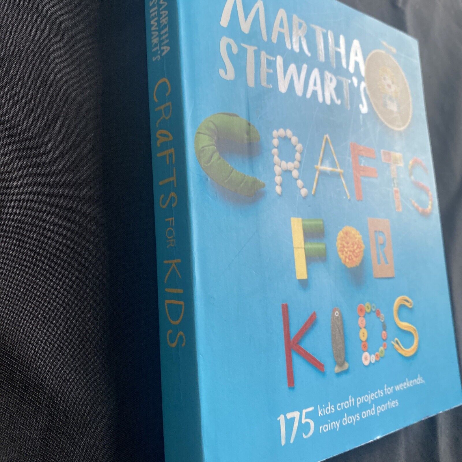 BOOK - Martha Stewart's - Crafts For Kids - 175 Craft Projects - (9665)