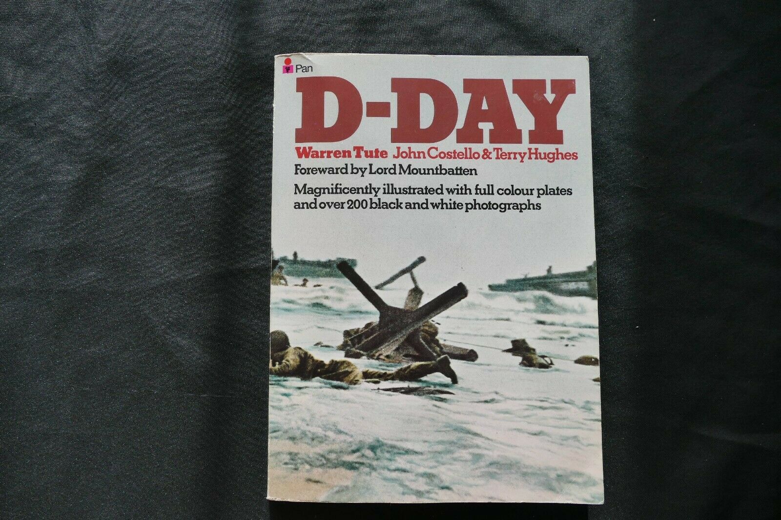 BOOK - D-DAY - Warren Tute, Costello & Hughes - (8722)