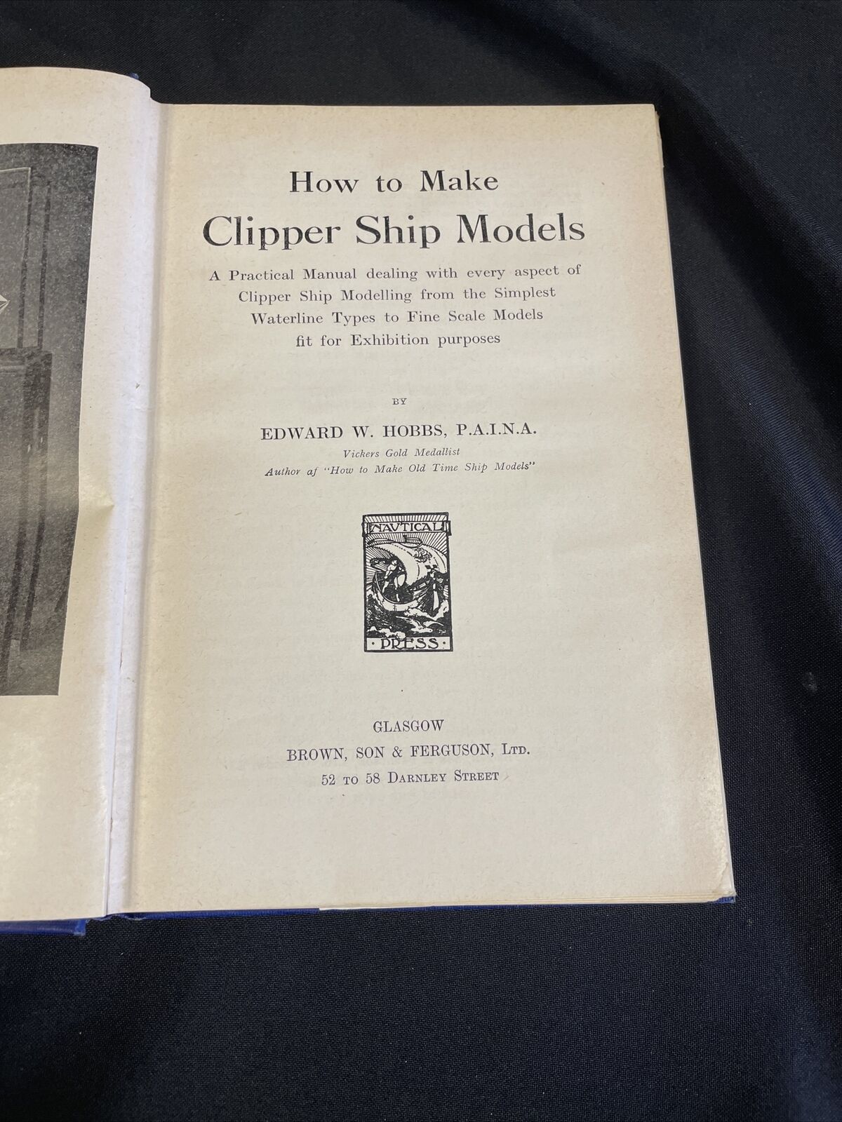 BOOK - Clipper Ship Models - E.W. Hobbs HB & DJ -(8191)