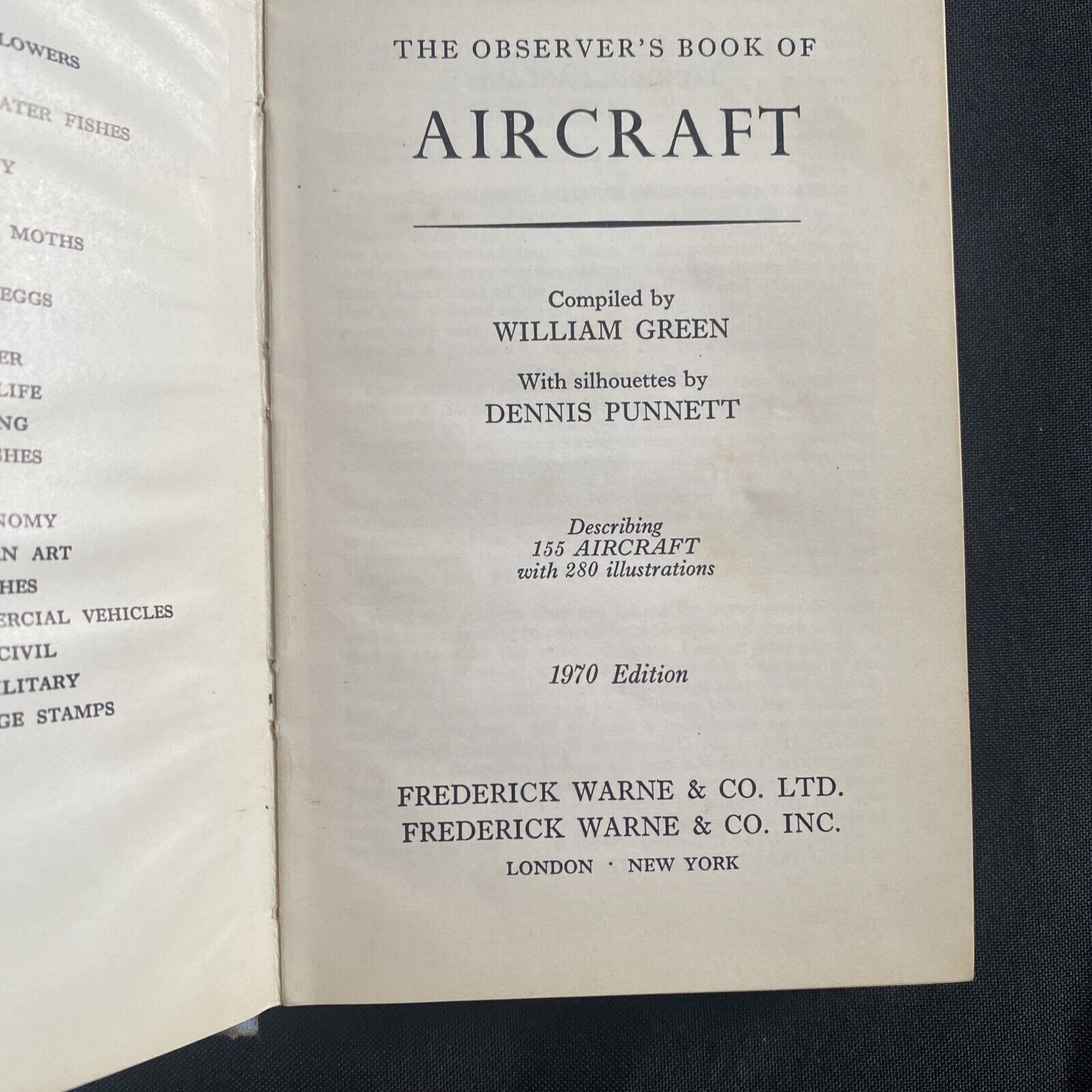 BOOK - The Observer's Book of Aircraft 1970 edition - (9652)