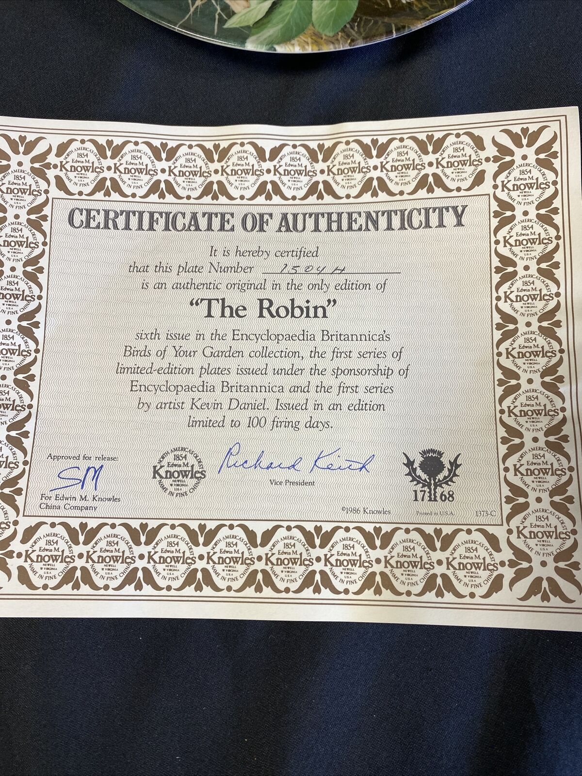 Knowles 1985 Birds in Your Garden Plates x 2 - Baltimore Oriole & The Robin(7834